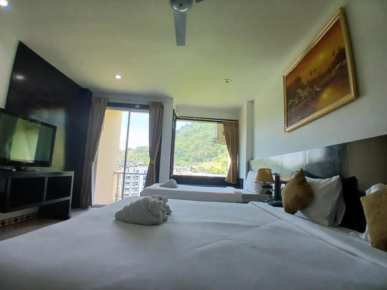 Bed in SM Patong Resort