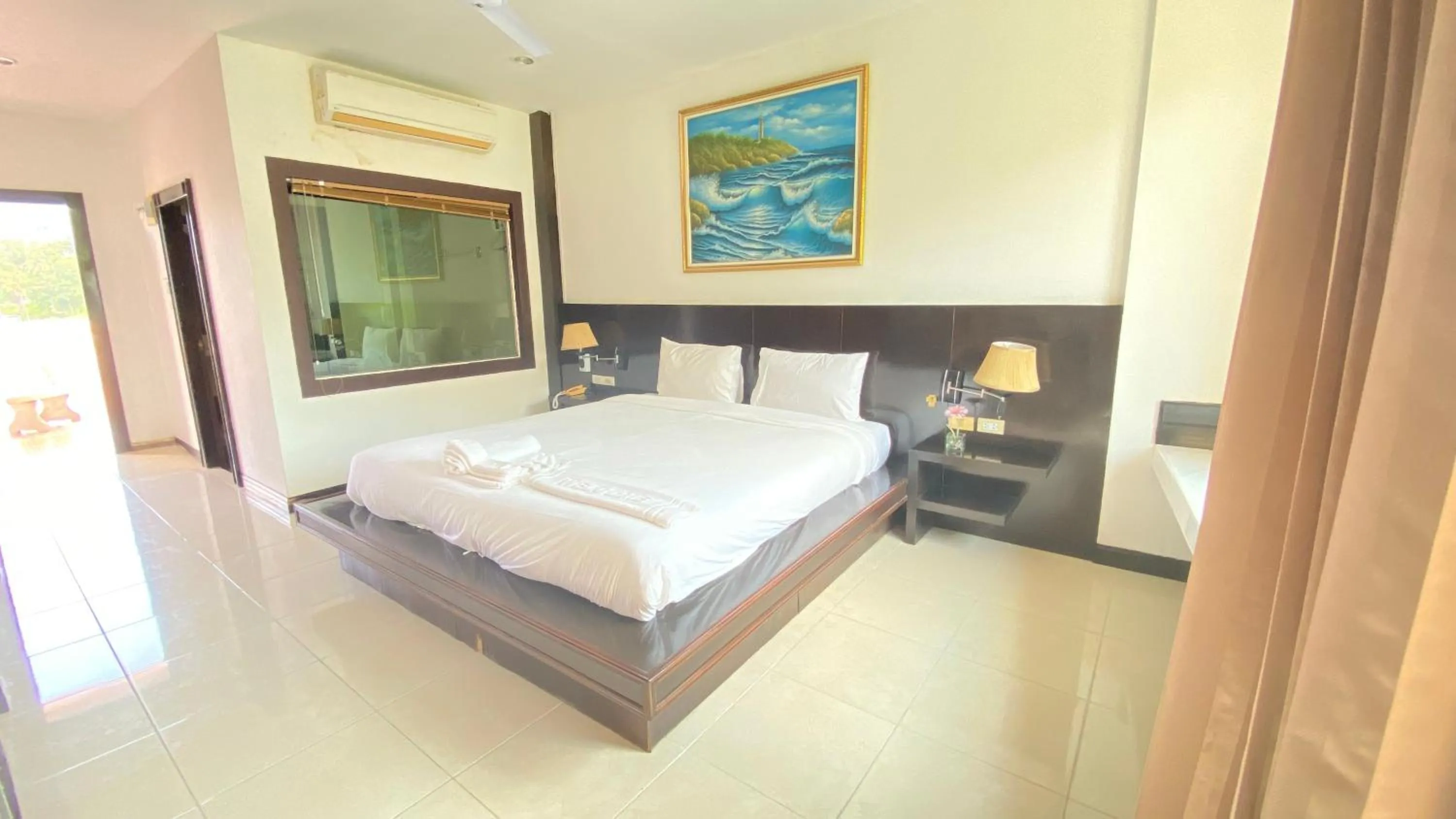 Bed in SM Patong Resort