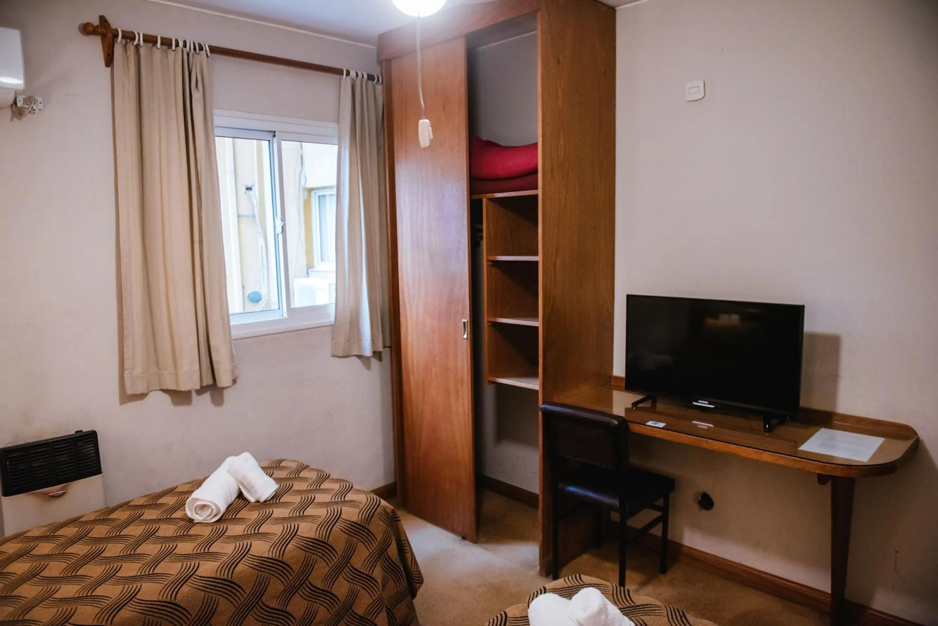 Photo of the whole room in Hotel Pacífico