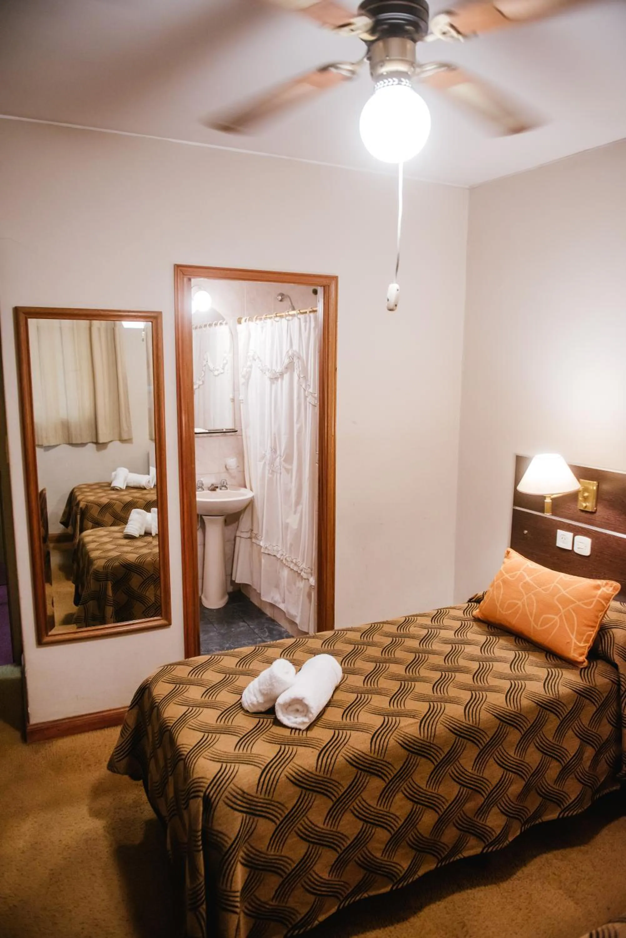 Photo of the whole room in Hotel Pacífico