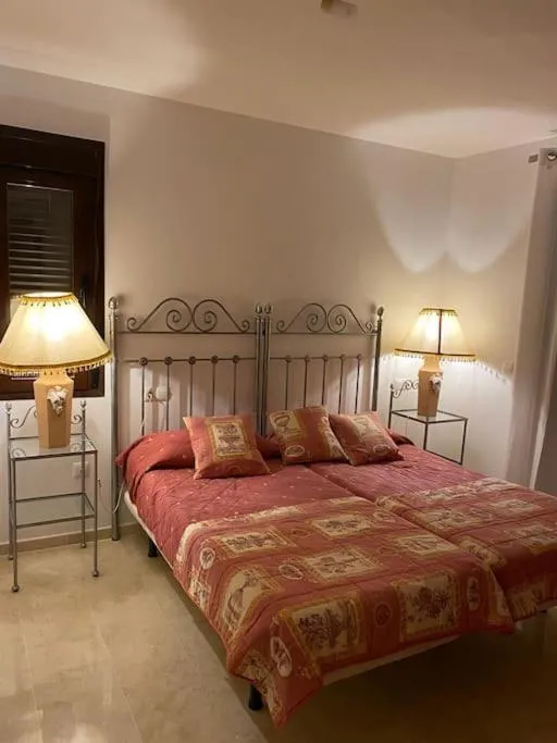 Balcones - Central Estepona 3 bed apt with pool and parking