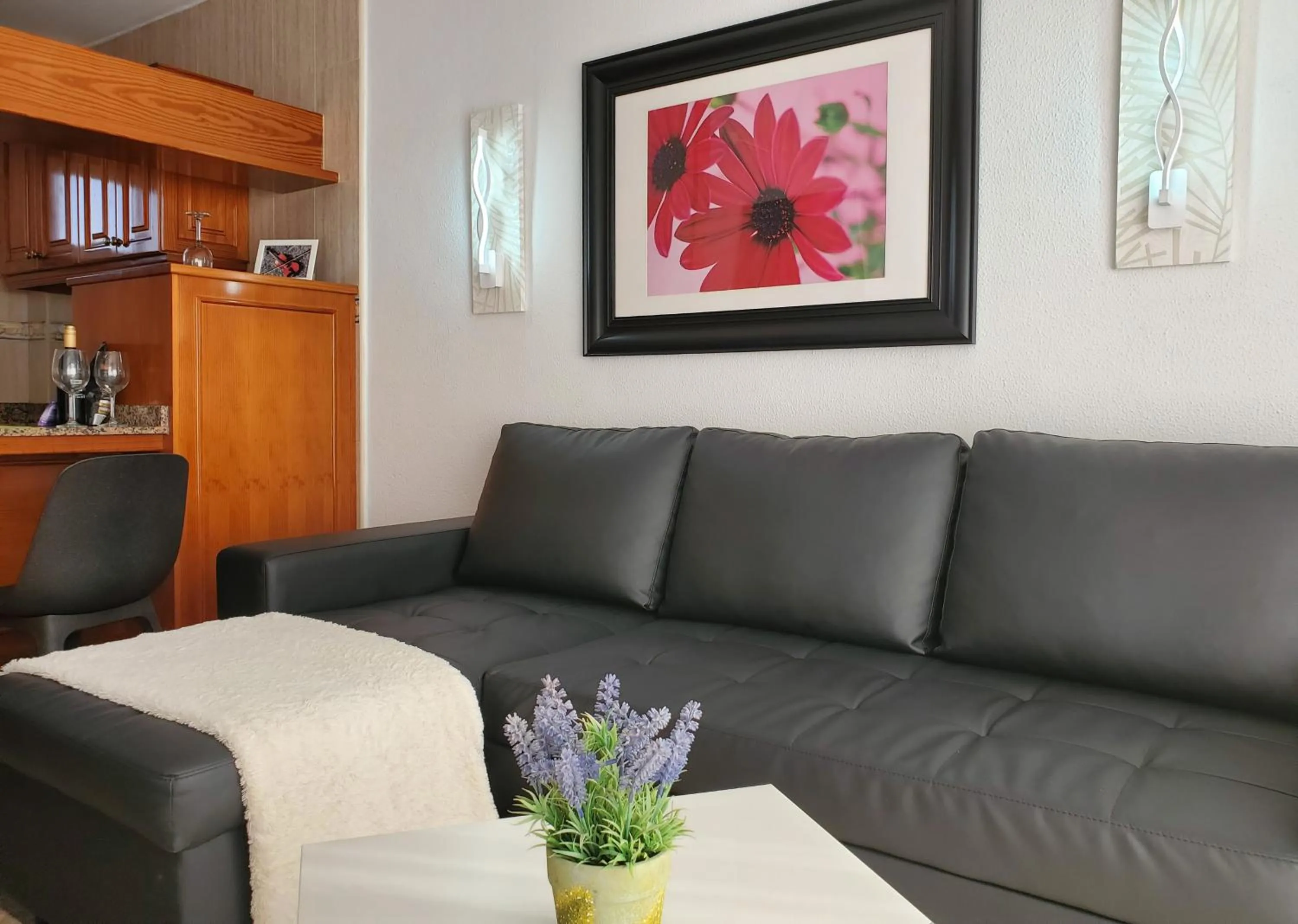 Living room in Las Camelias Apartments