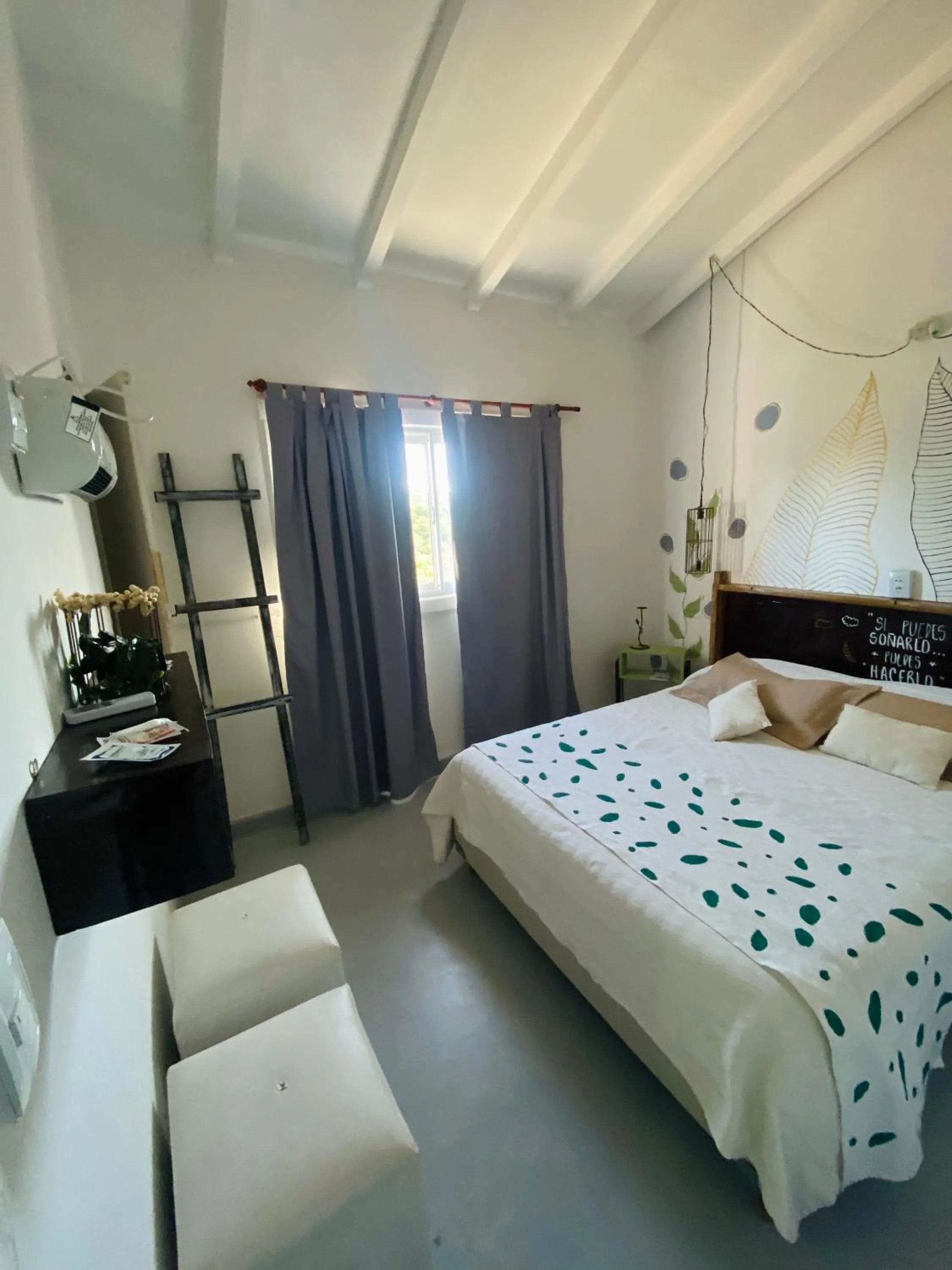 Patio, Bed in Carod Espacio Serrano