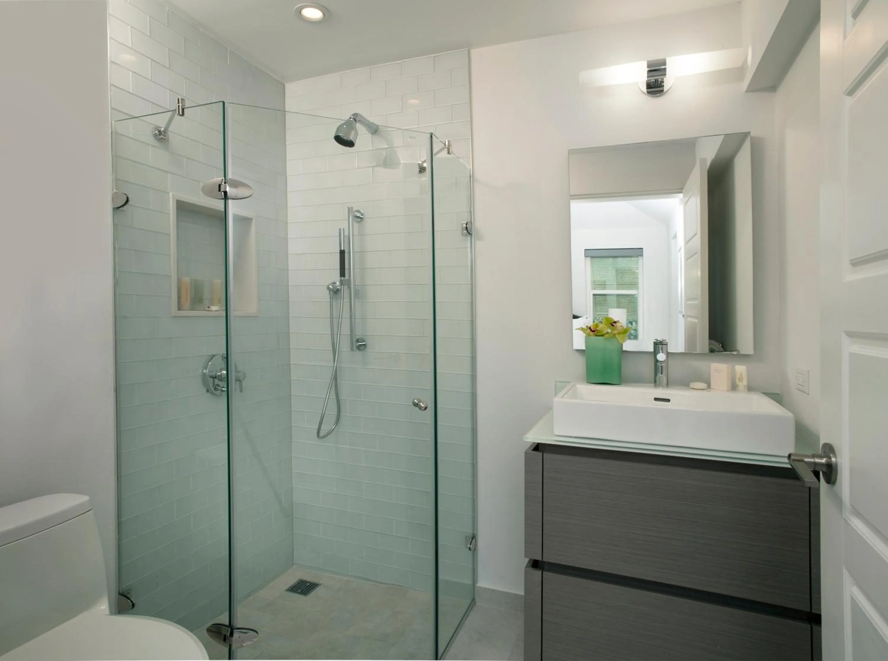 Shower in Azura Bermuda