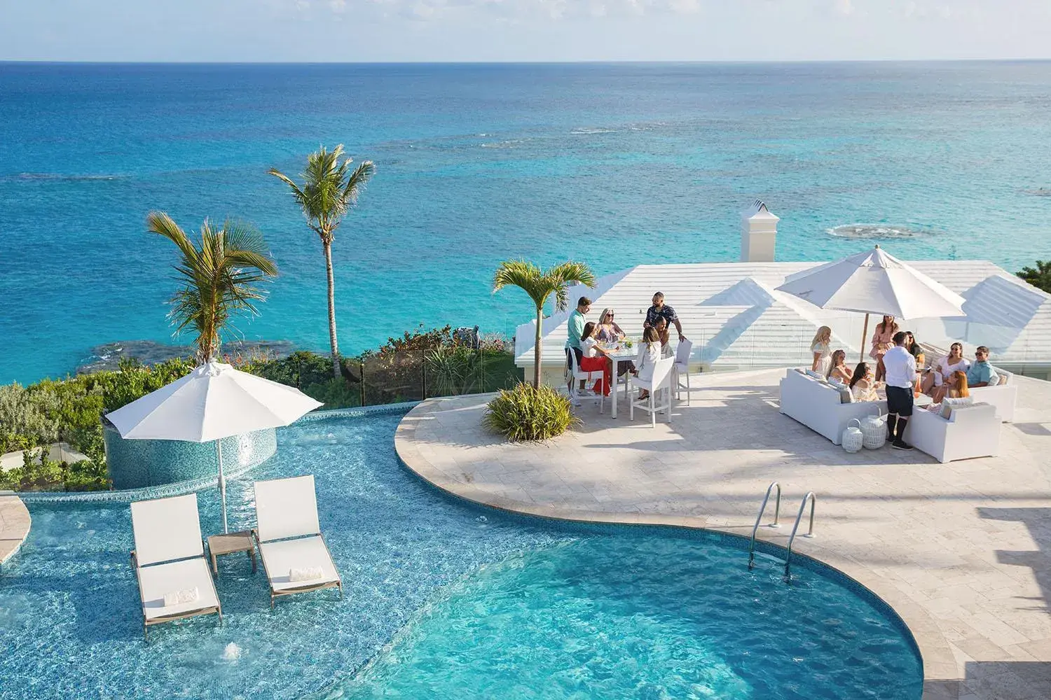 Property building in Azura Bermuda Property building in Azura Bermuda