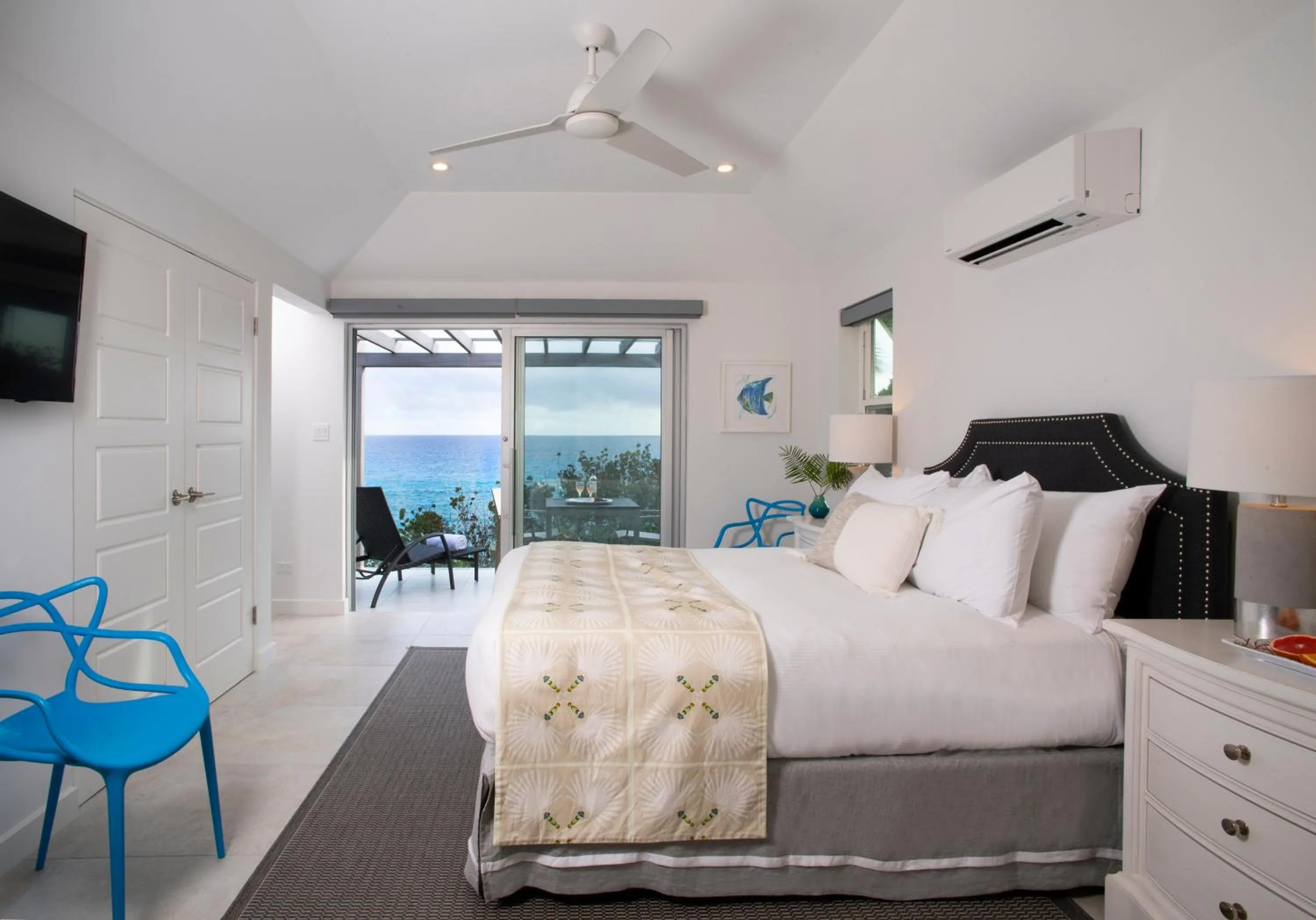 Bed in Azura Bermuda