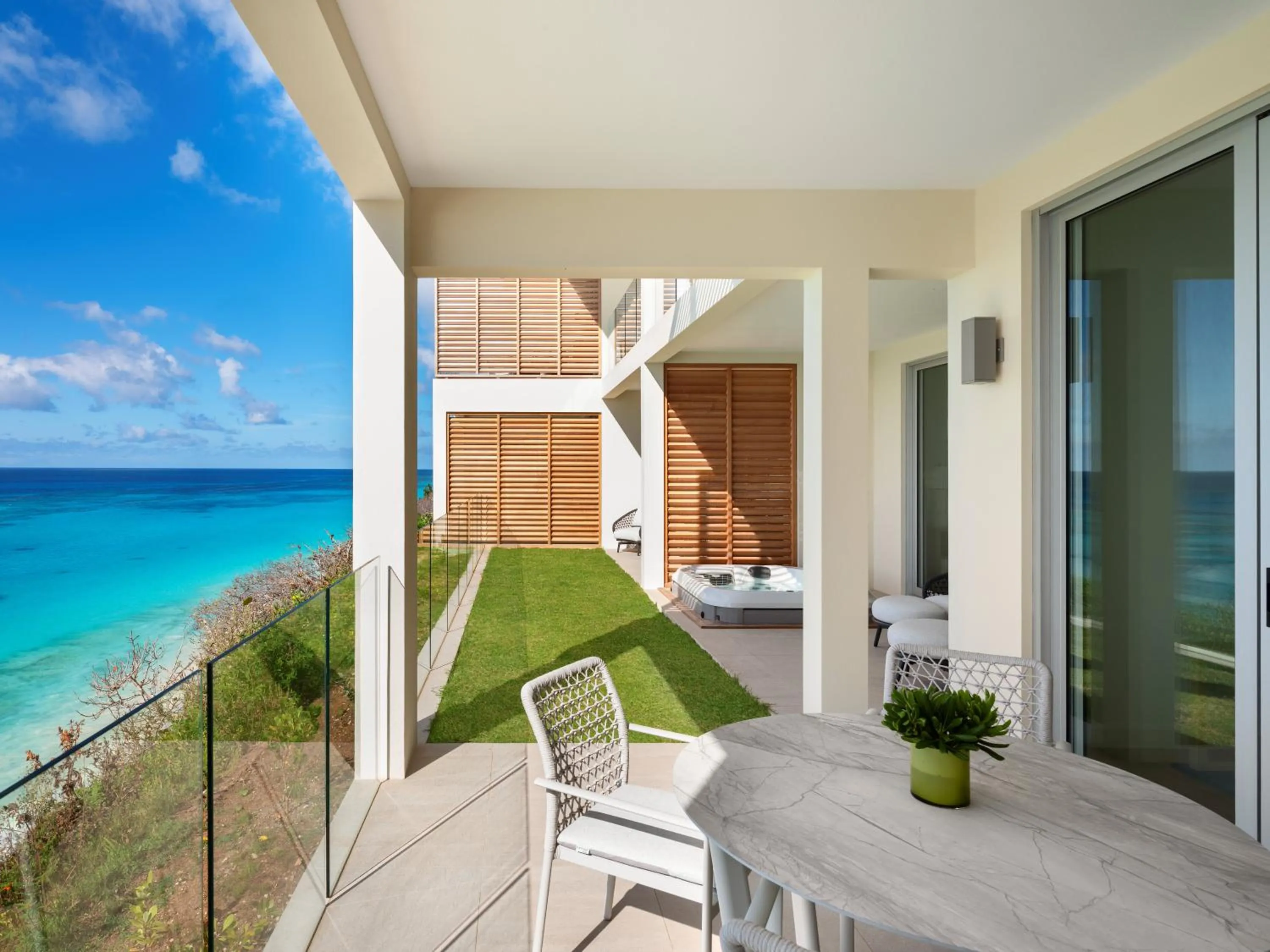 Patio in Azura Bermuda