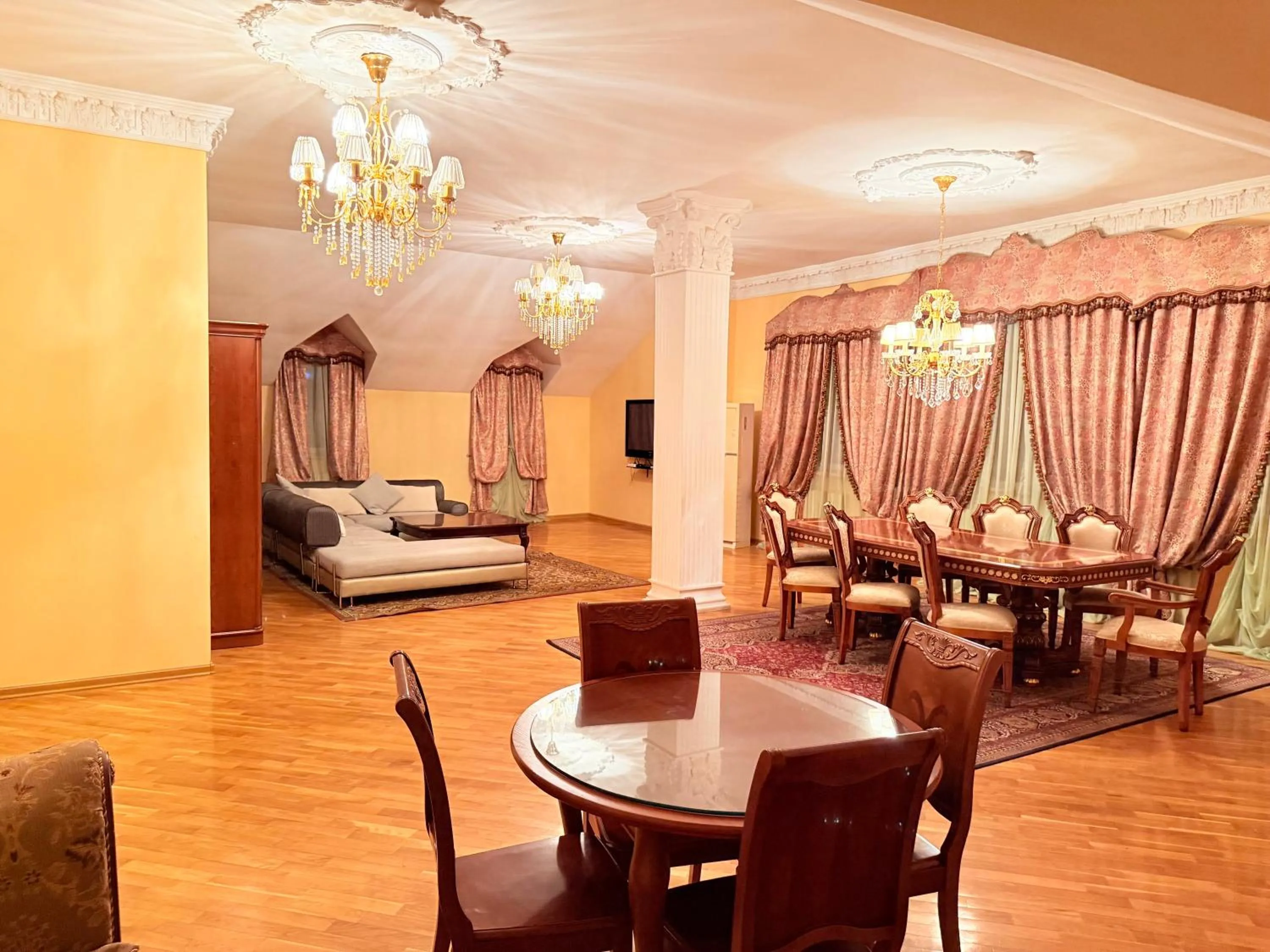 Living room in Retro Palace