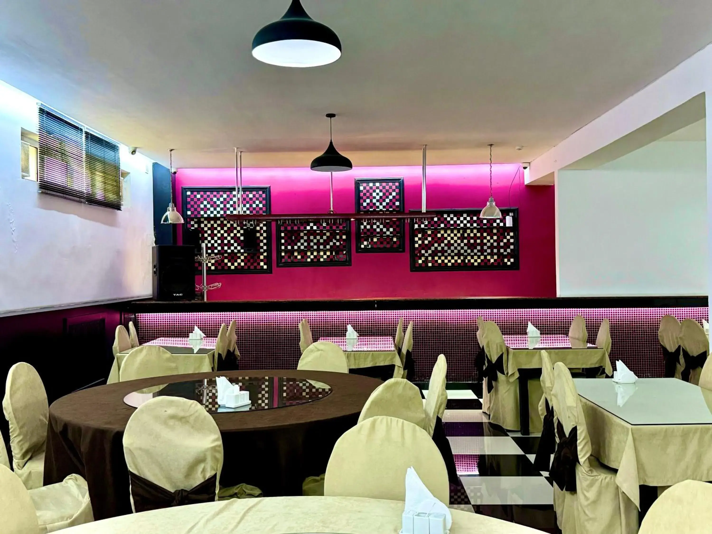 Restaurant/places to eat in Retro Palace Restaurant/places to eat in Retro Palace