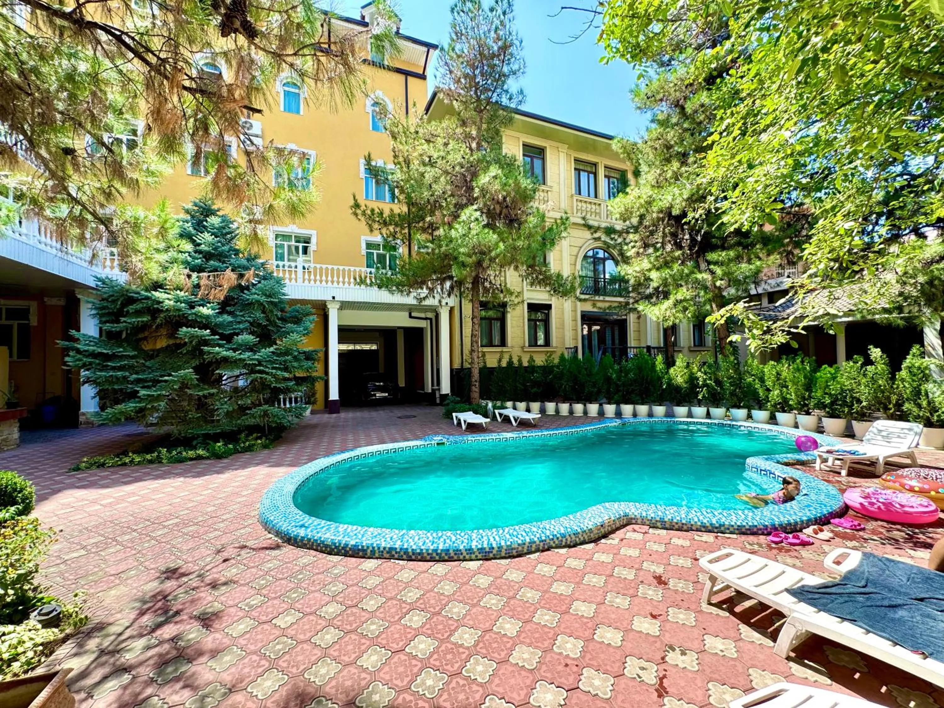 Garden in Retro Palace