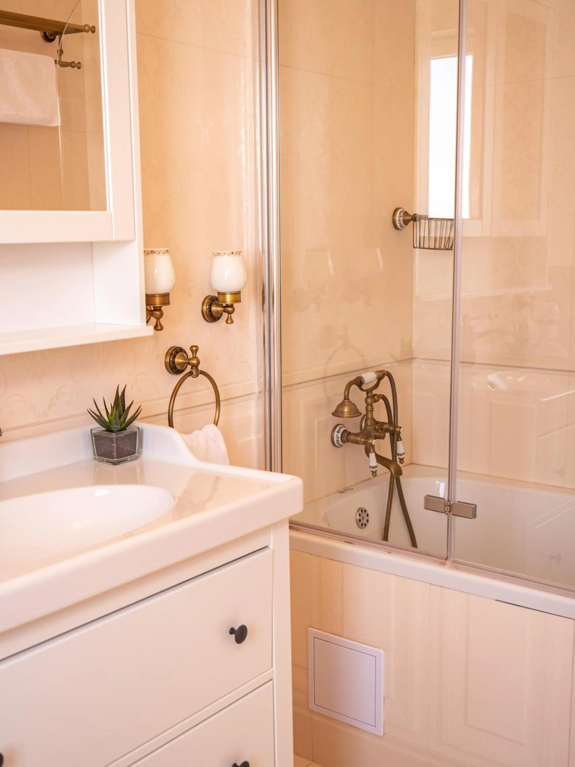 Bathroom in Elegant Hvar town villa with pool