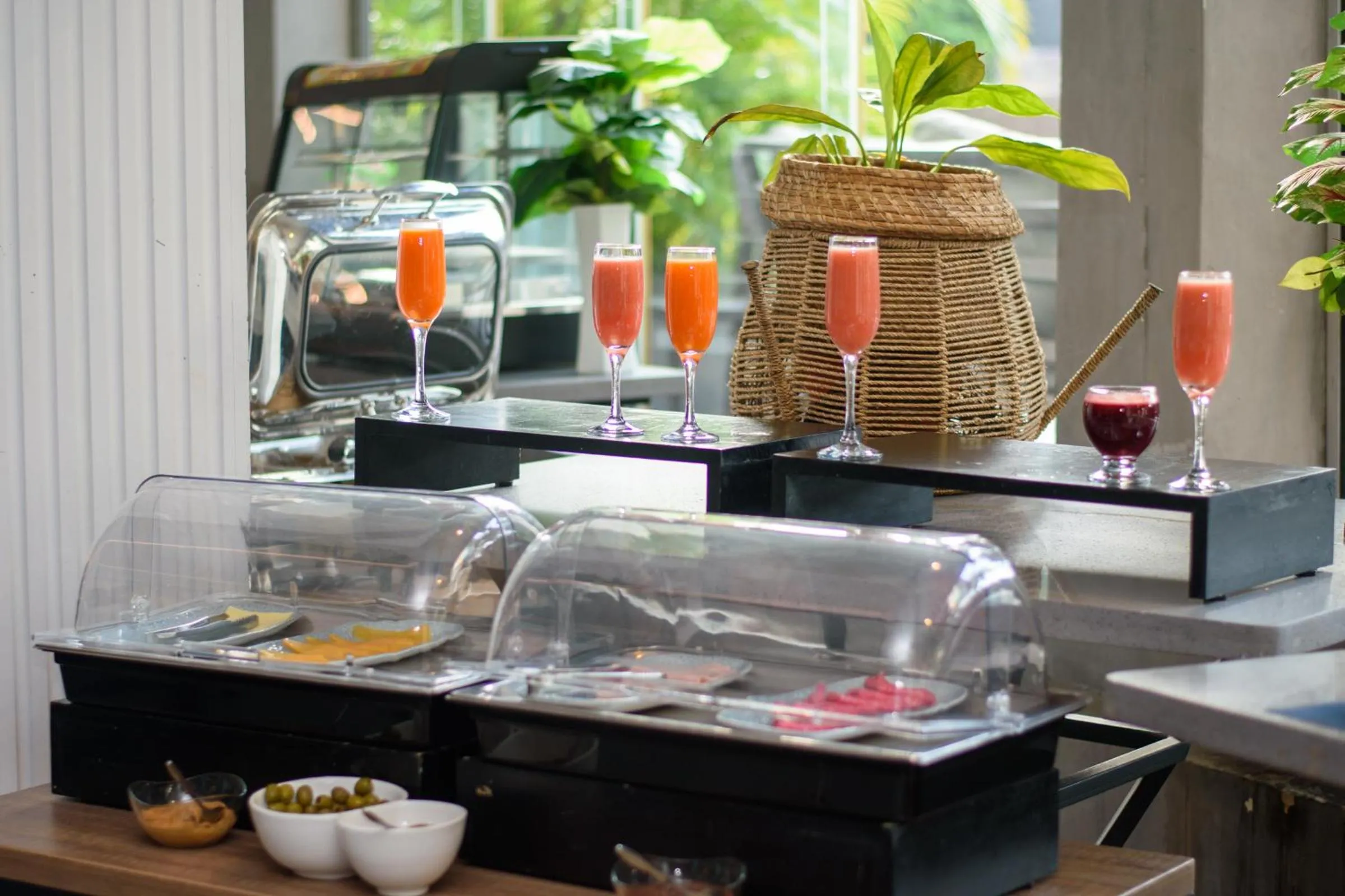 Food and drinks in Vertigo Hotel