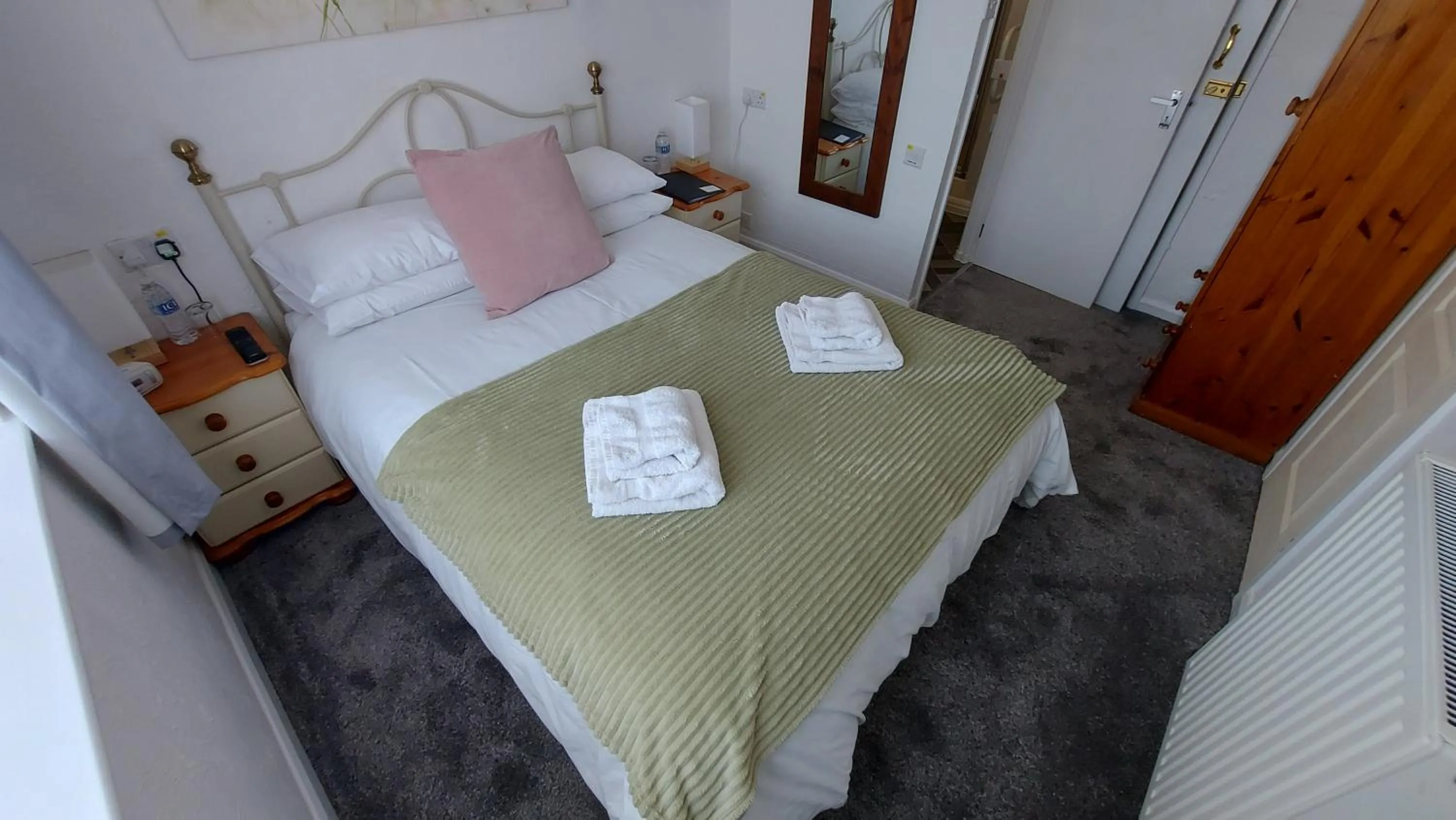 Bed in The Clifton at Paignton