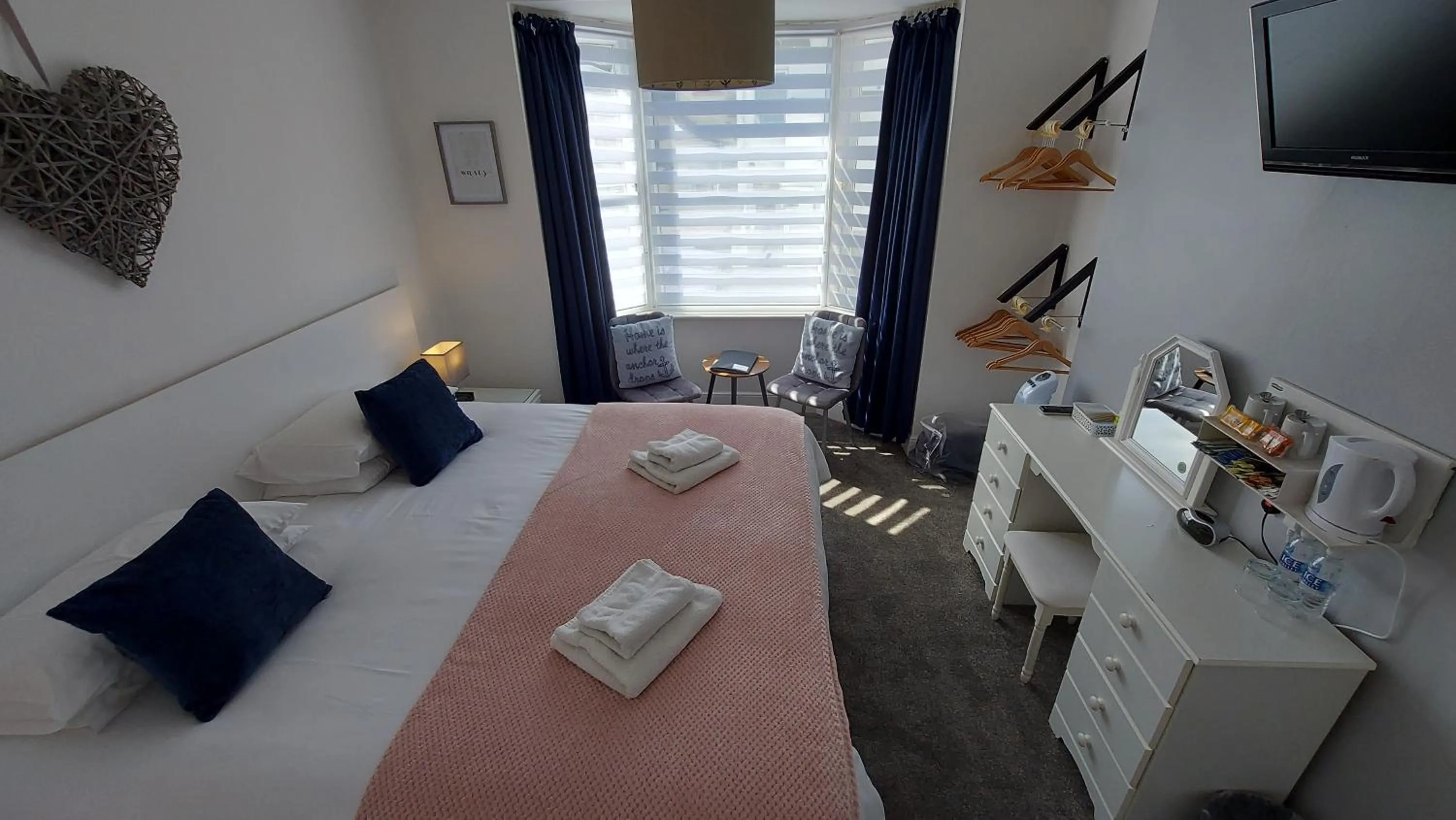 Bed in The Clifton at Paignton