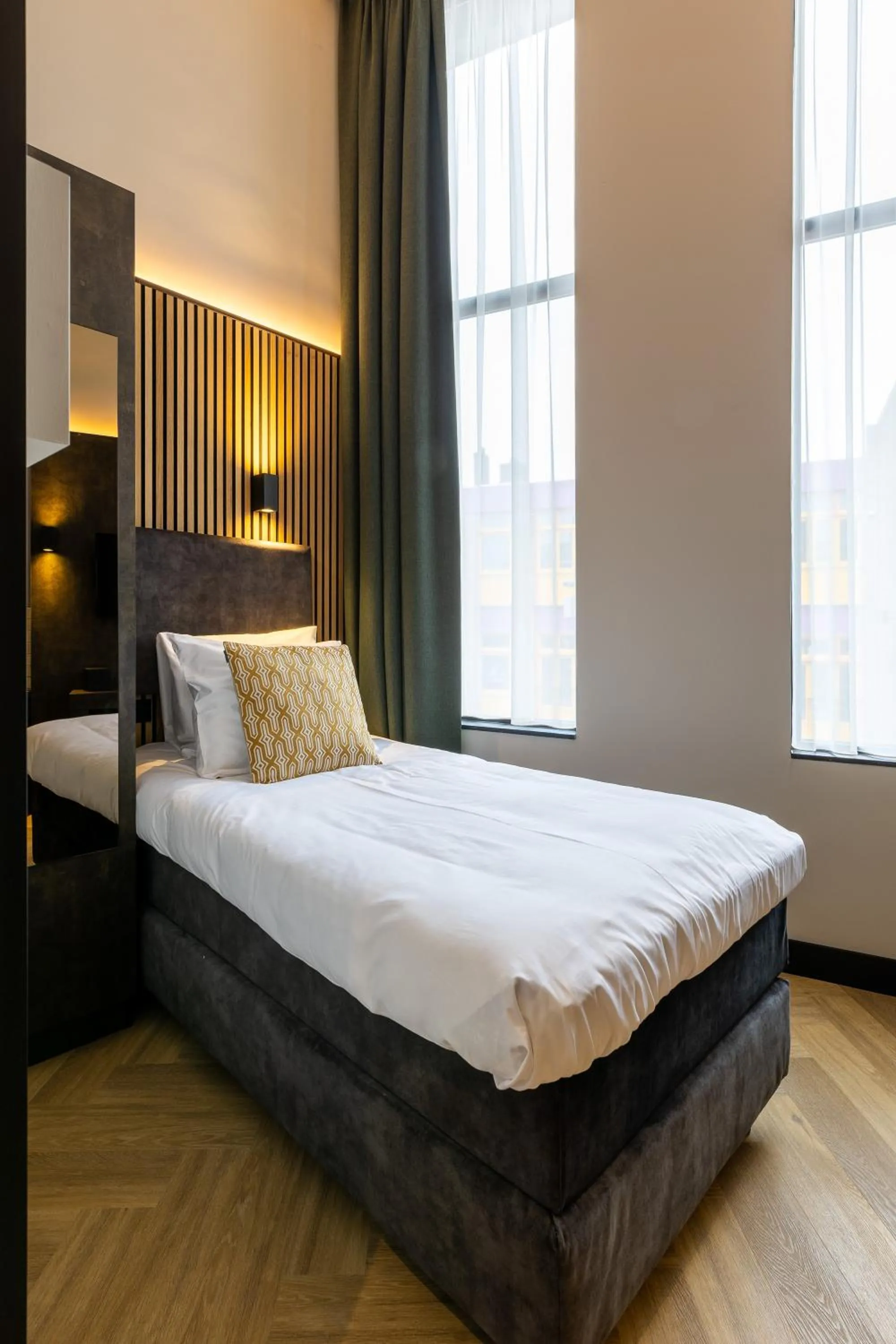 Photo of the whole room, Bed in Monument Hotel