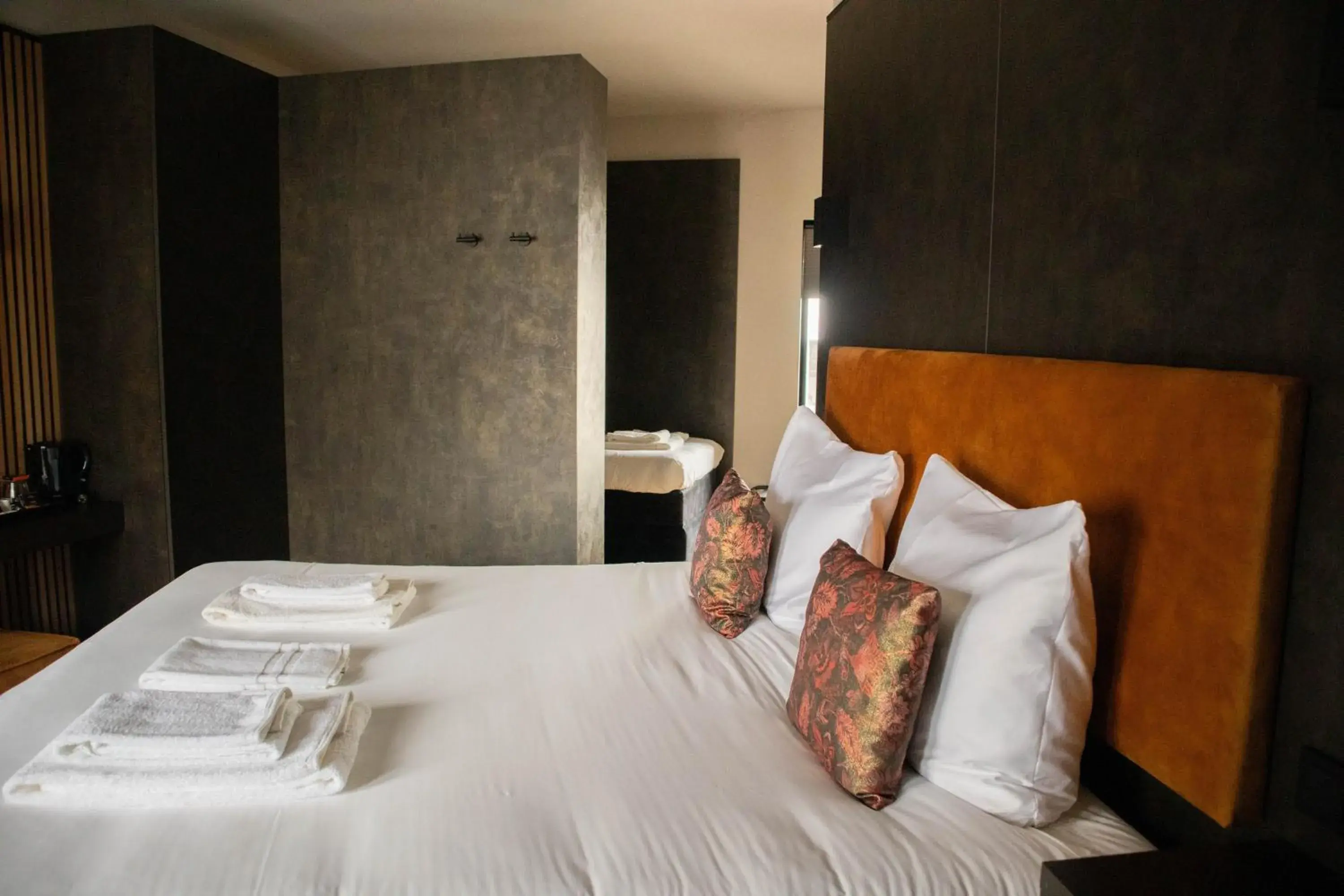 Bedroom, Bed in Monument Hotel Bedroom, Bed in Monument Hotel