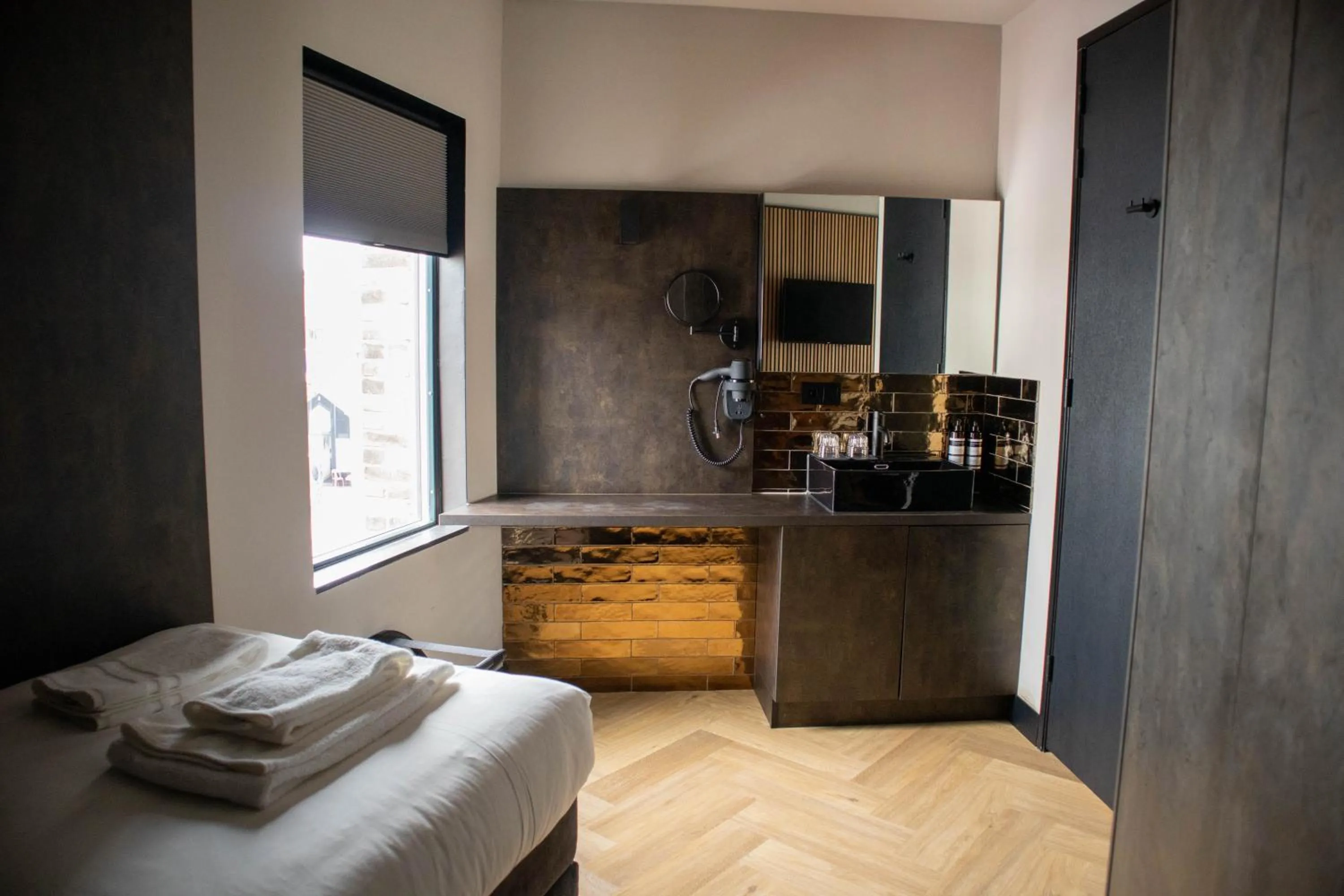 Bedroom, Bed in Monument Hotel