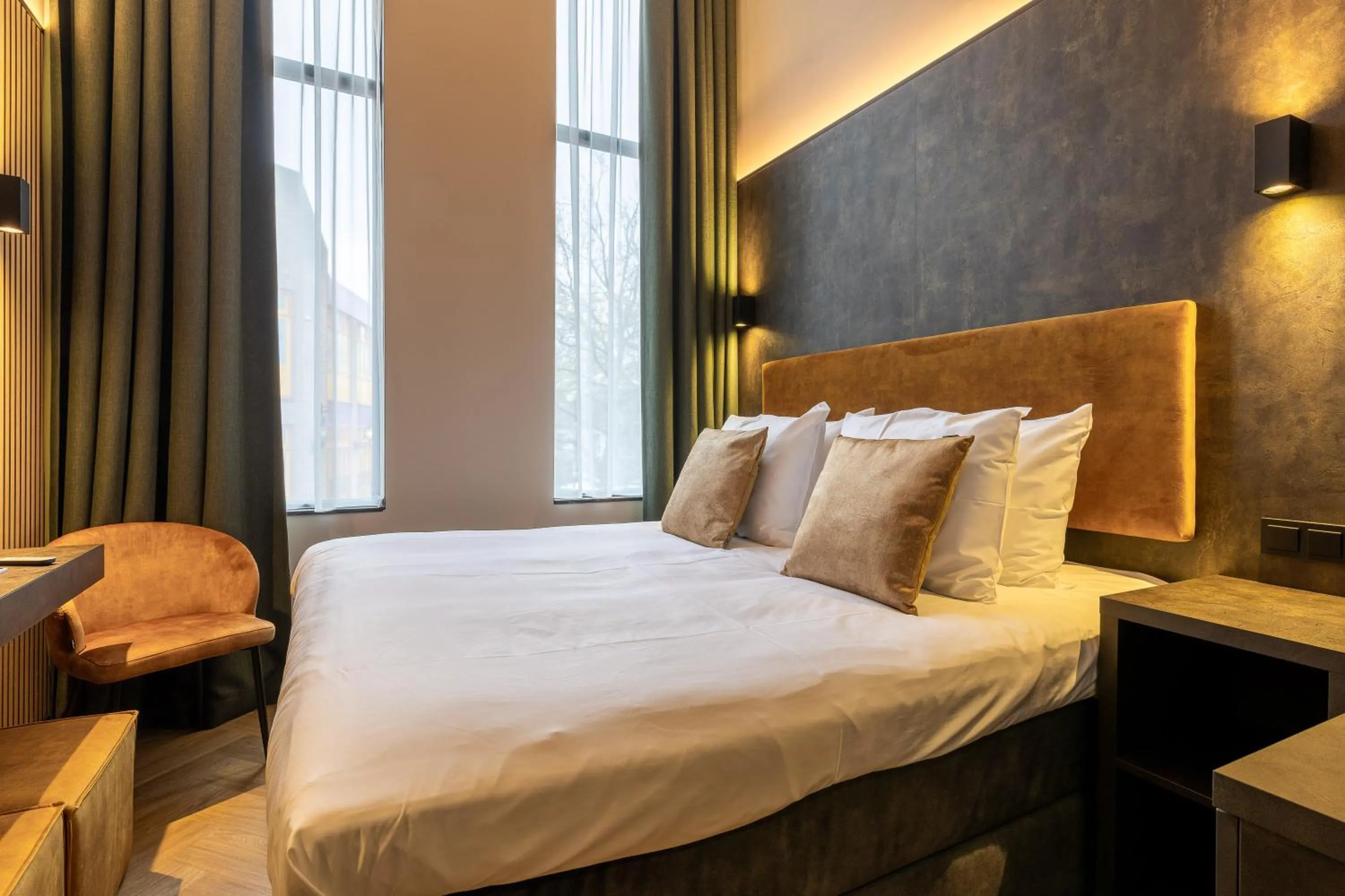 Bedroom, Bed in Monument Hotel