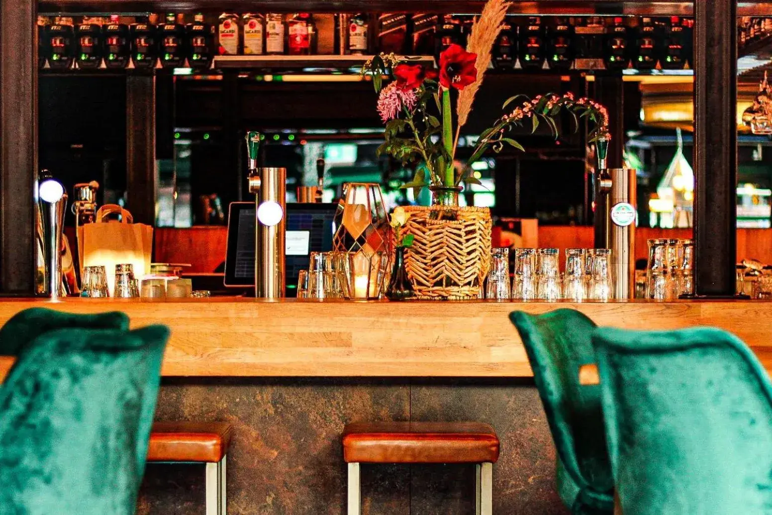 Restaurant/places to eat in Monument Hotel Restaurant/places to eat in Monument Hotel