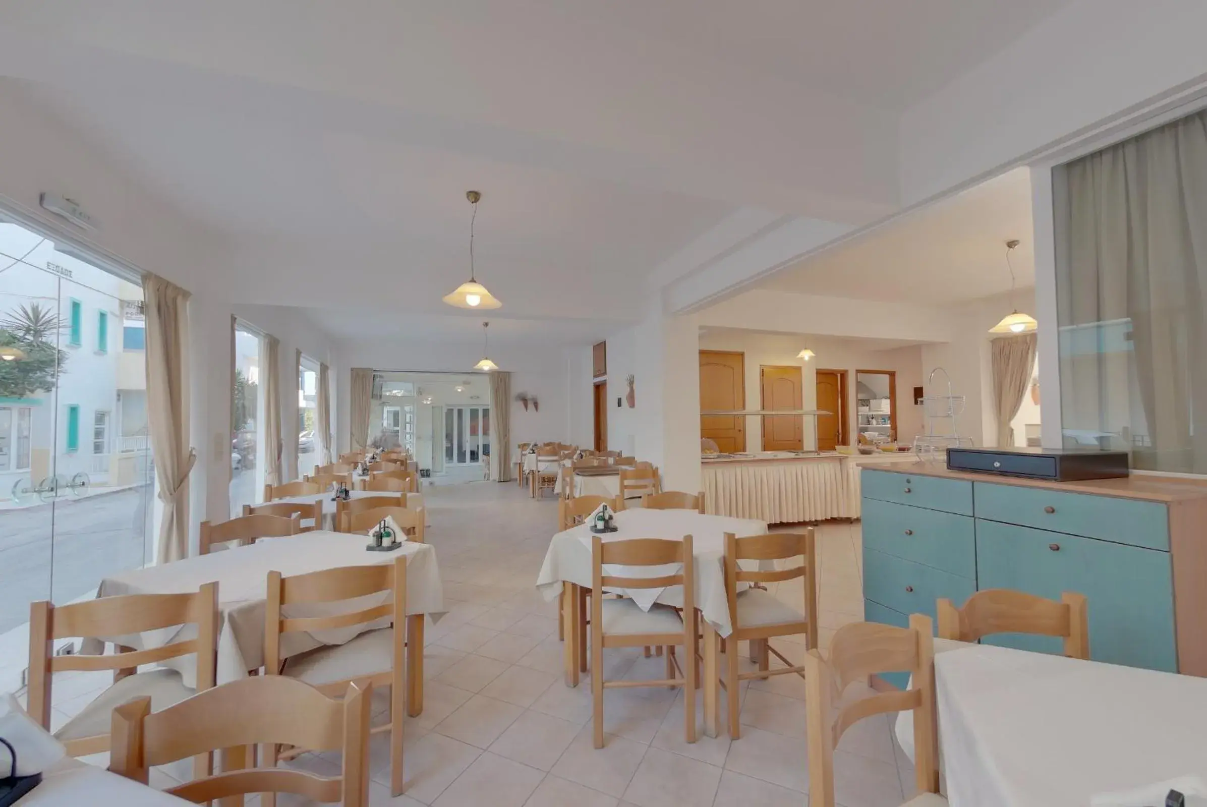 Restaurant/places to eat in Marirena Hotel Restaurant/places to eat in Marirena Hotel