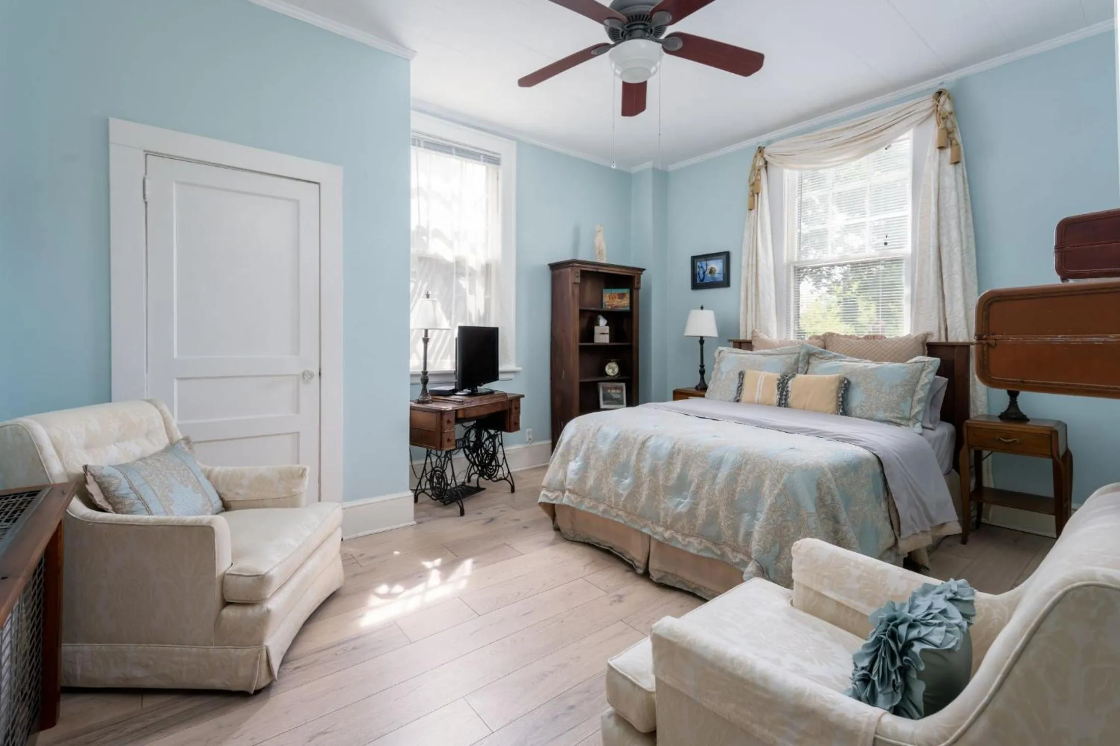 Bed in Sweet Biscuit Inn