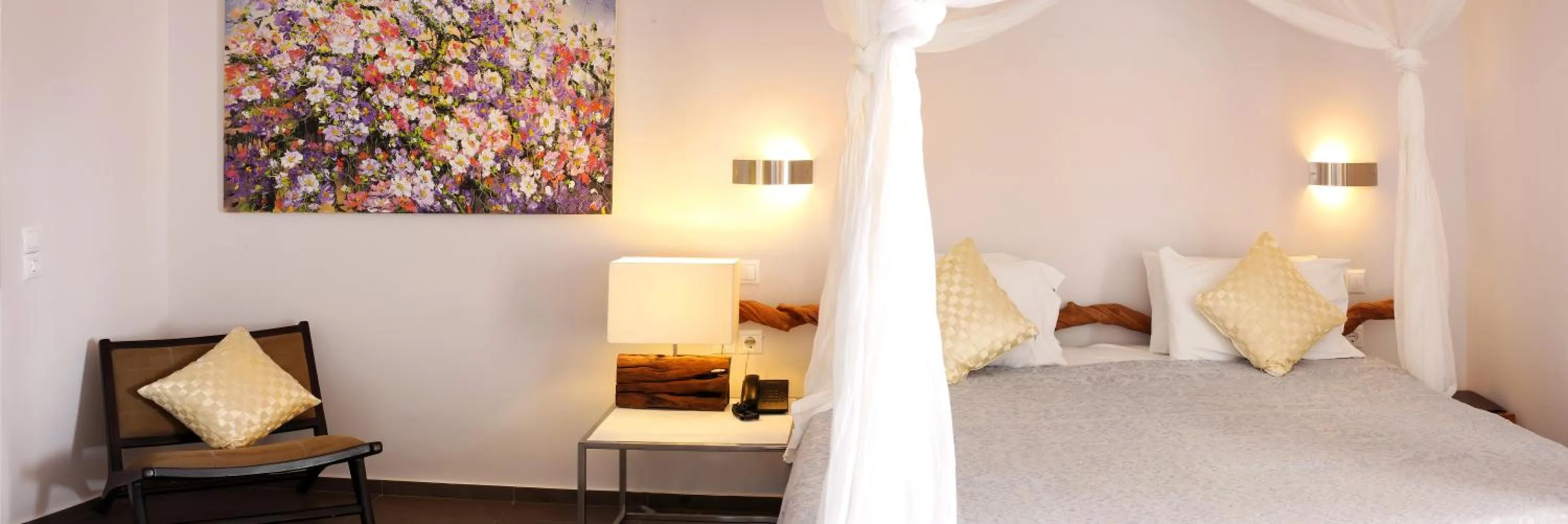 Property building, Bed in Pantokrator Hotel