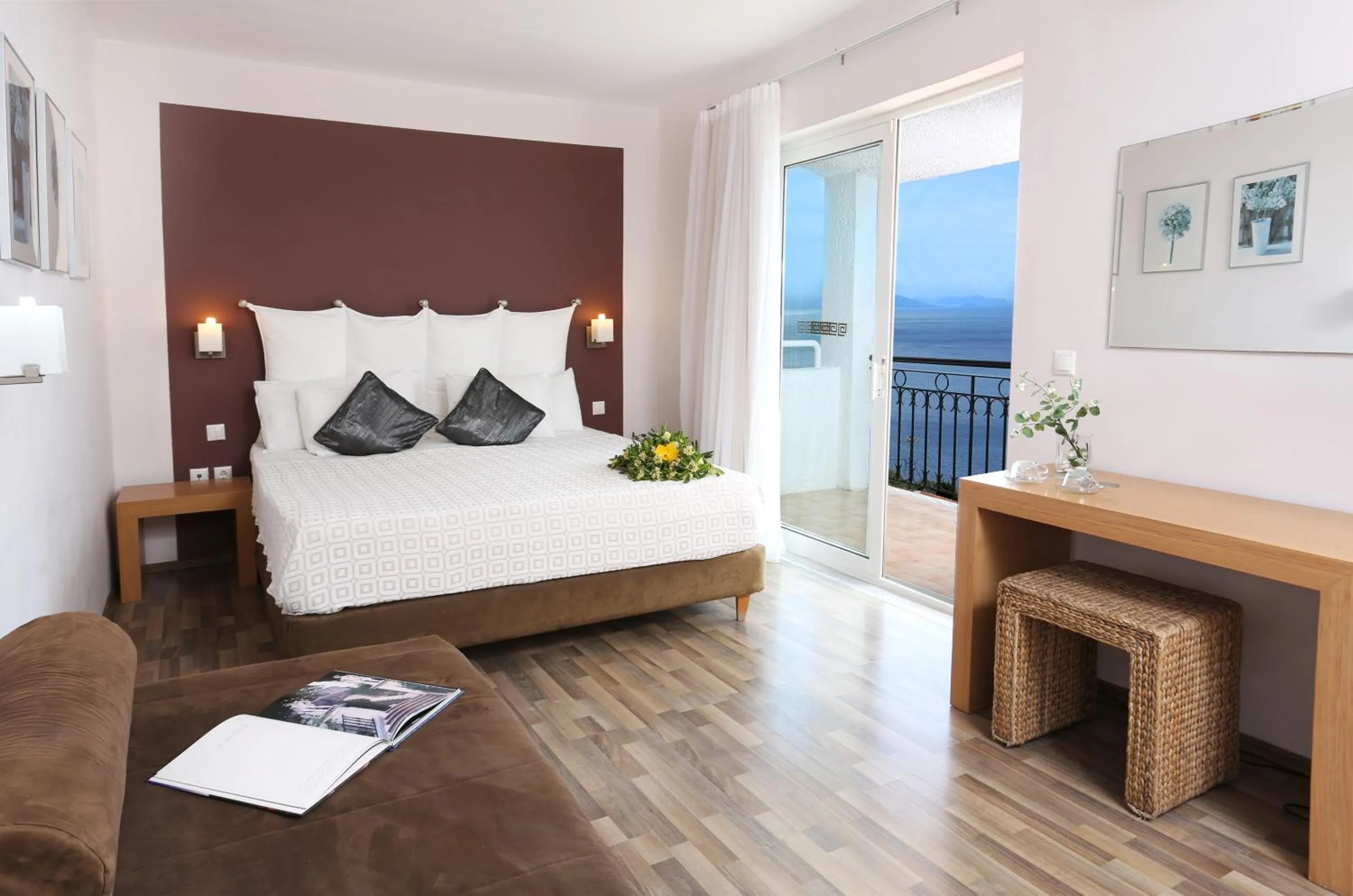 Photo of the whole room, Bed in Pantokrator Hotel