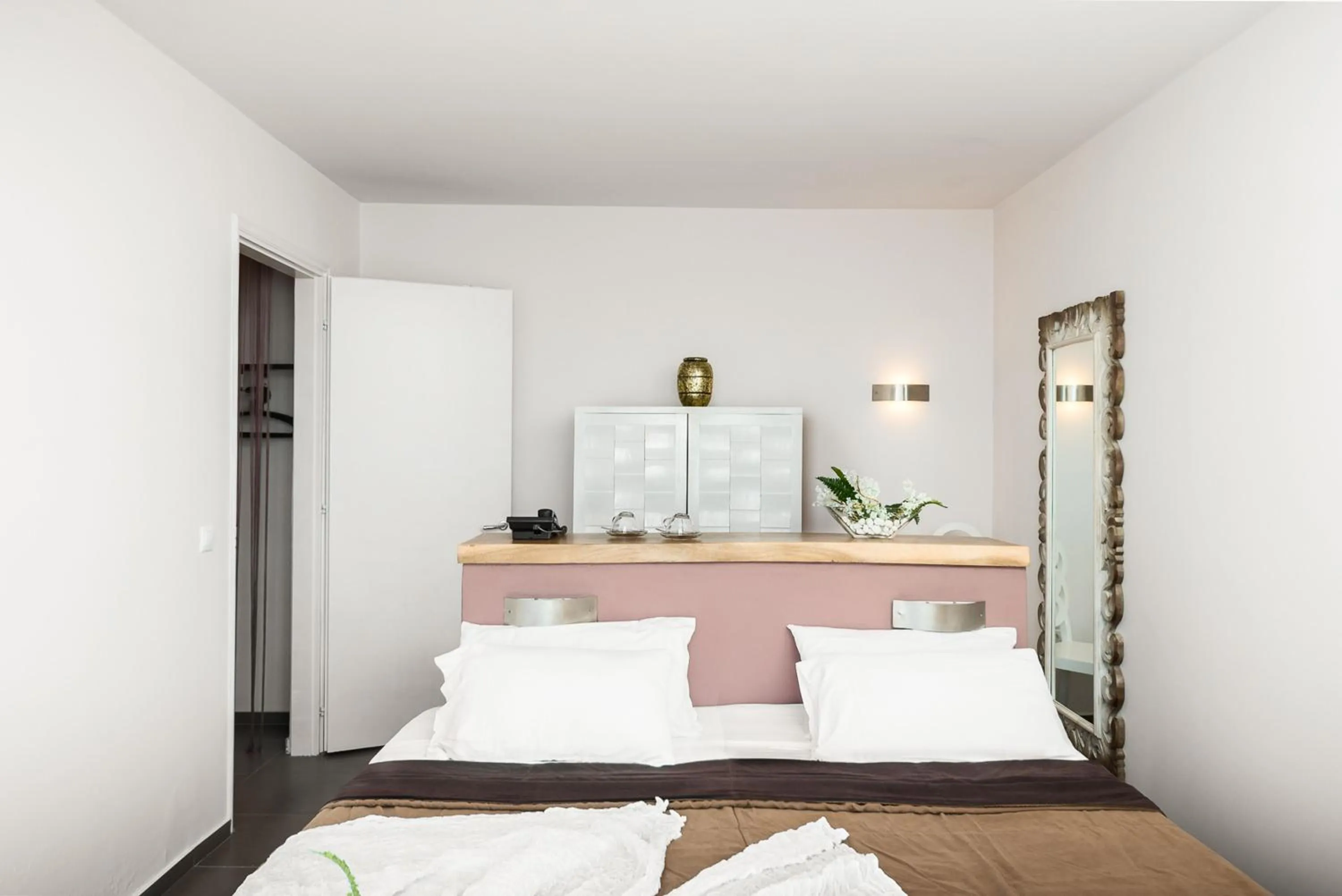 Bedroom, Bed in Pantokrator Hotel