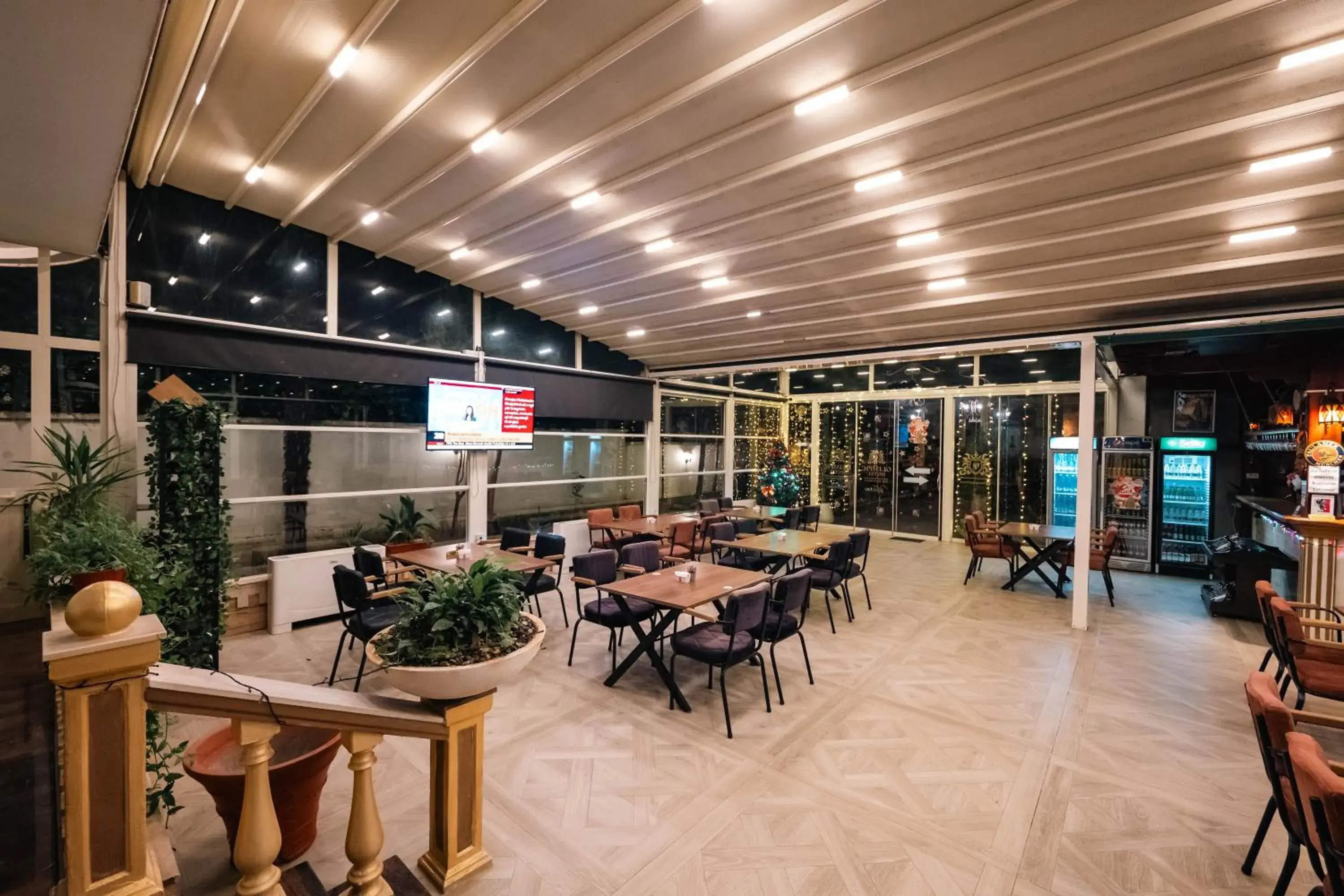 Restaurant/places to eat in Olimpic Hotel Restaurant/places to eat in Olimpic Hotel