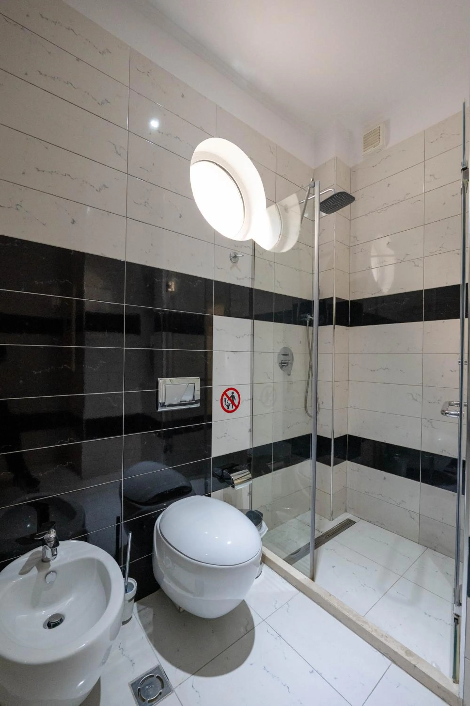 Shower in Olimpic Hotel