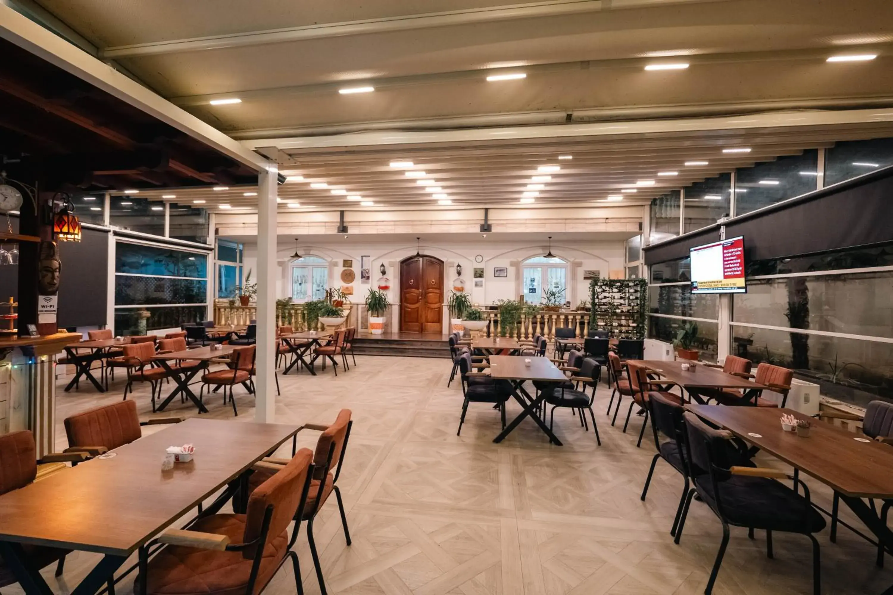 Restaurant/places to eat in Olimpic Hotel Restaurant/places to eat in Olimpic Hotel