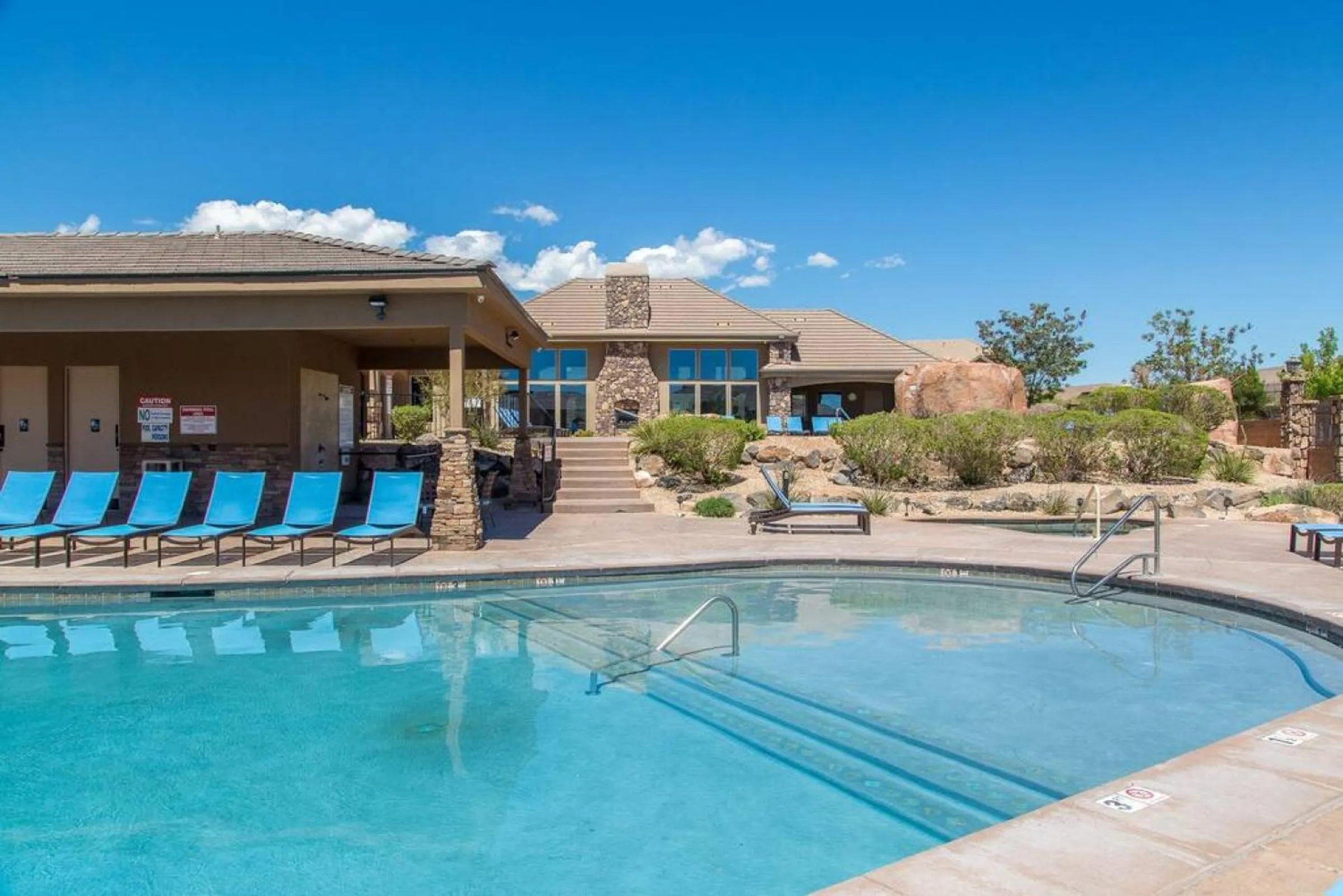 Cactus Rose Villa with 2 Pools 2 Spas Gym