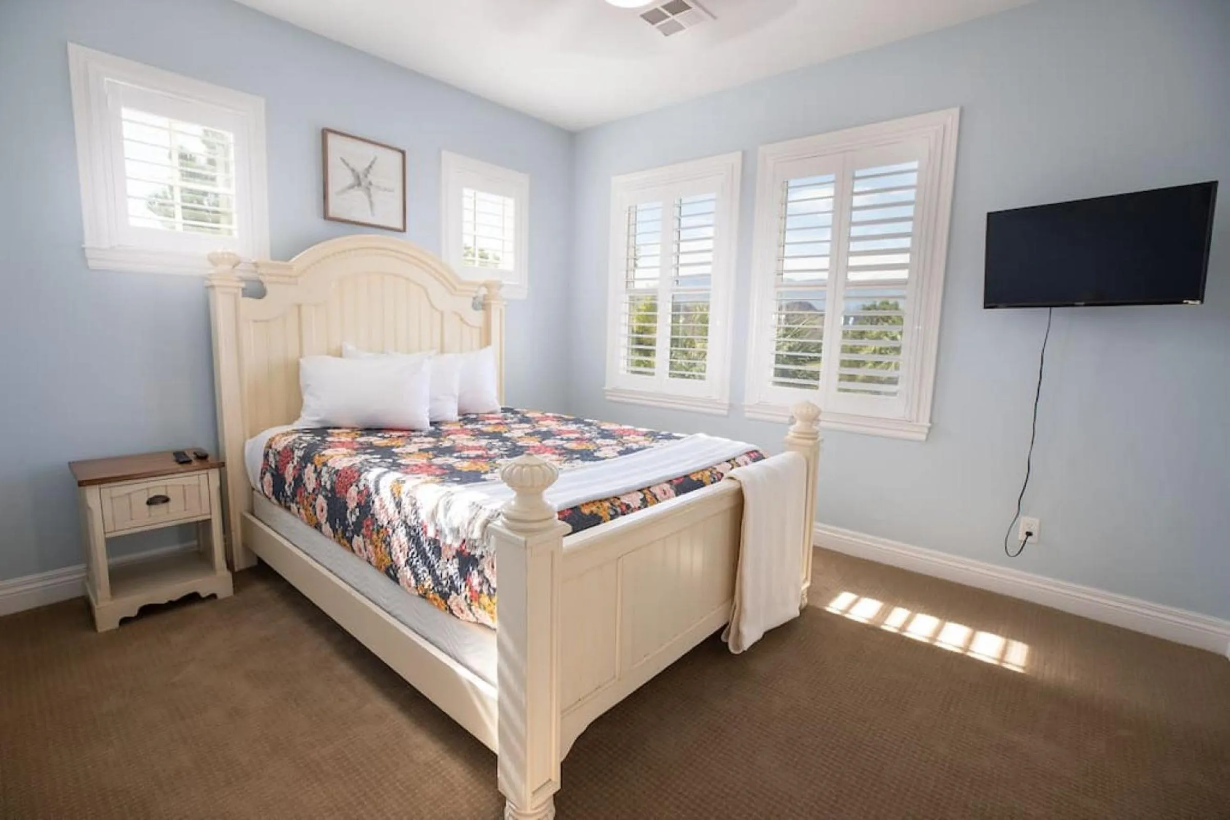 Bed in Mirabella Villa Private Pool and Outdoor Kitchen