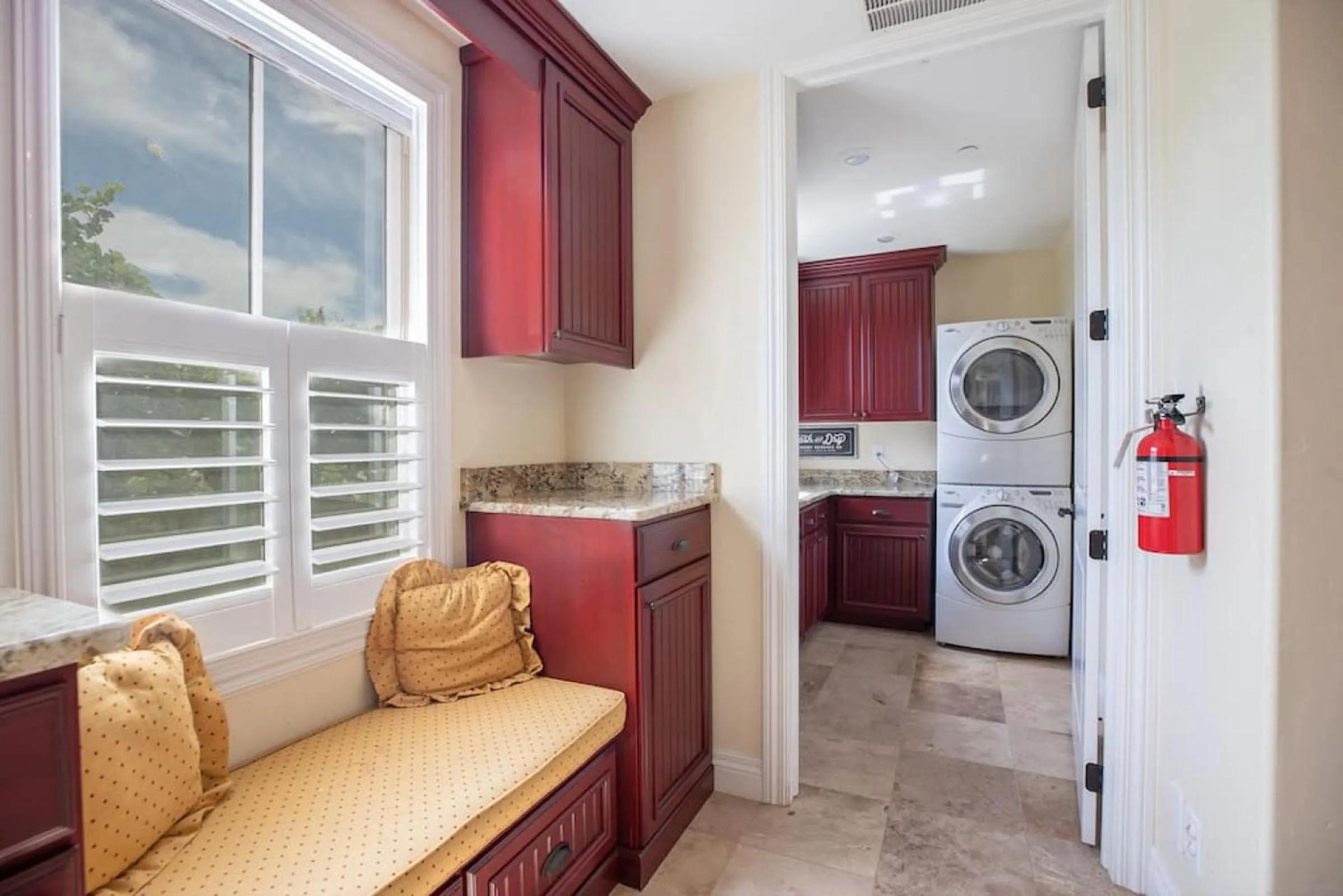 Mirabella Villa Private Pool and Outdoor Kitchen