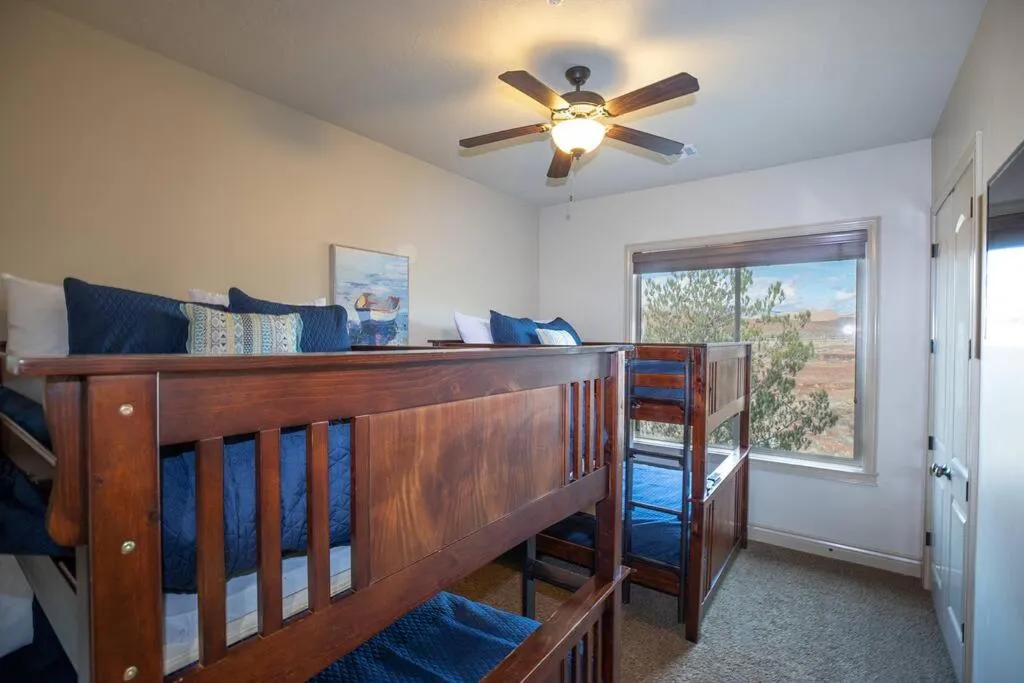 Bed in Suite Retreat with Pool Spa Gym and Tennis Court