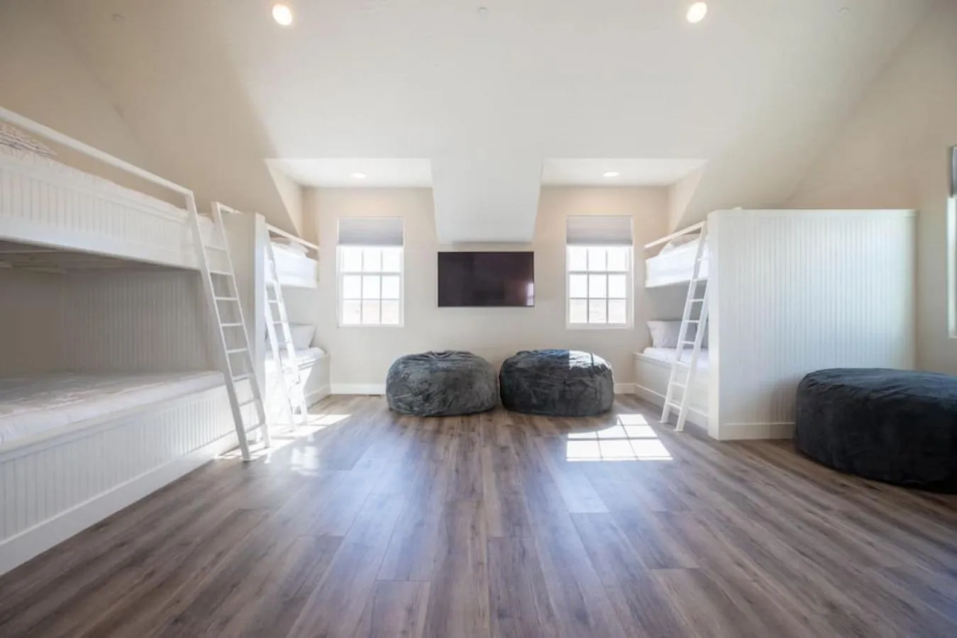 Bed in Paramount Luxury Villa with Swim Spa Sleeps 39