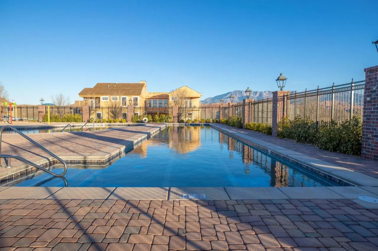 Paramount Luxury Villa with Swim Spa Sleeps 39