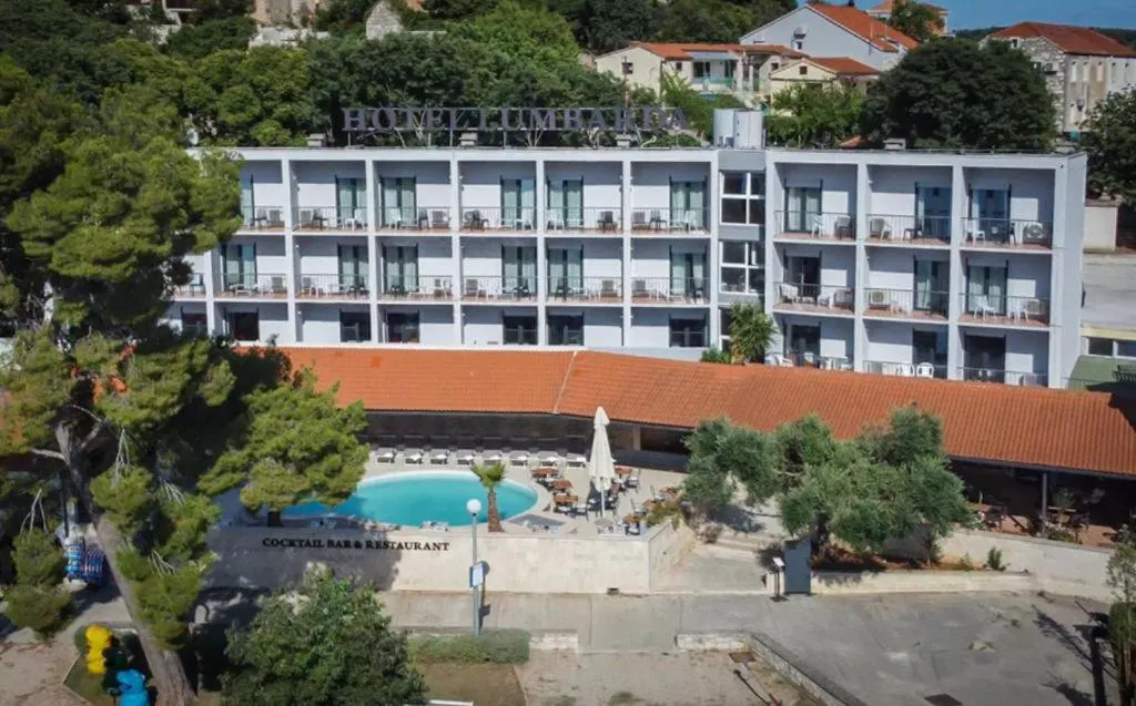 Property building in Hotel Lumbarda