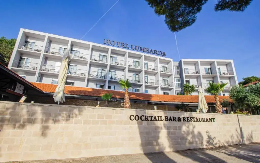 Property building in Hotel Lumbarda Property building in Hotel Lumbarda
