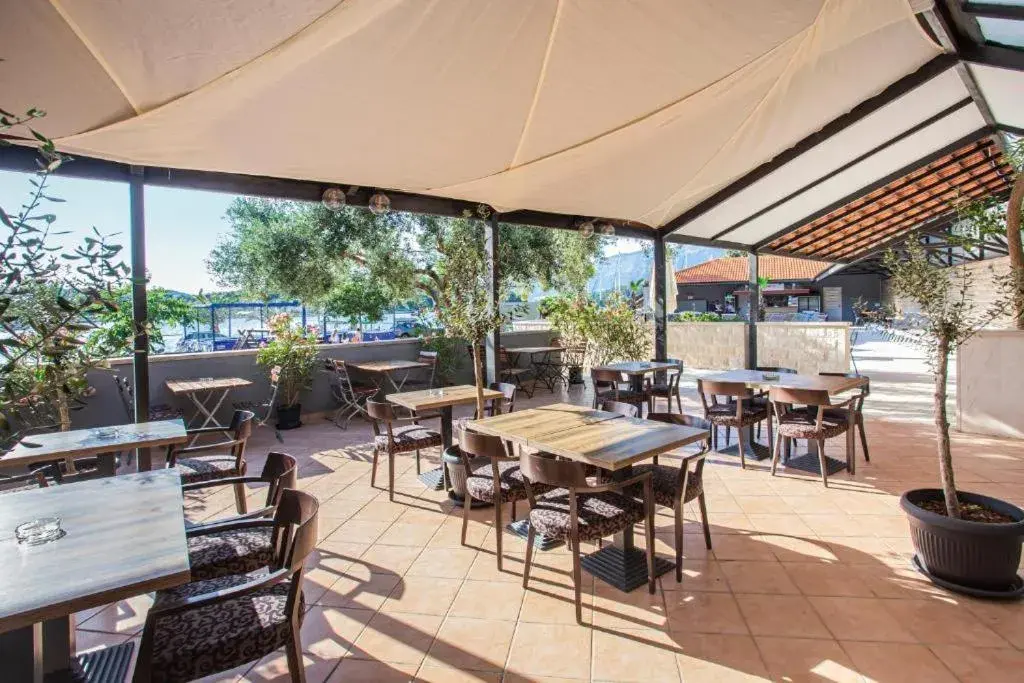 Restaurant/places to eat in Hotel Lumbarda Restaurant/places to eat in Hotel Lumbarda