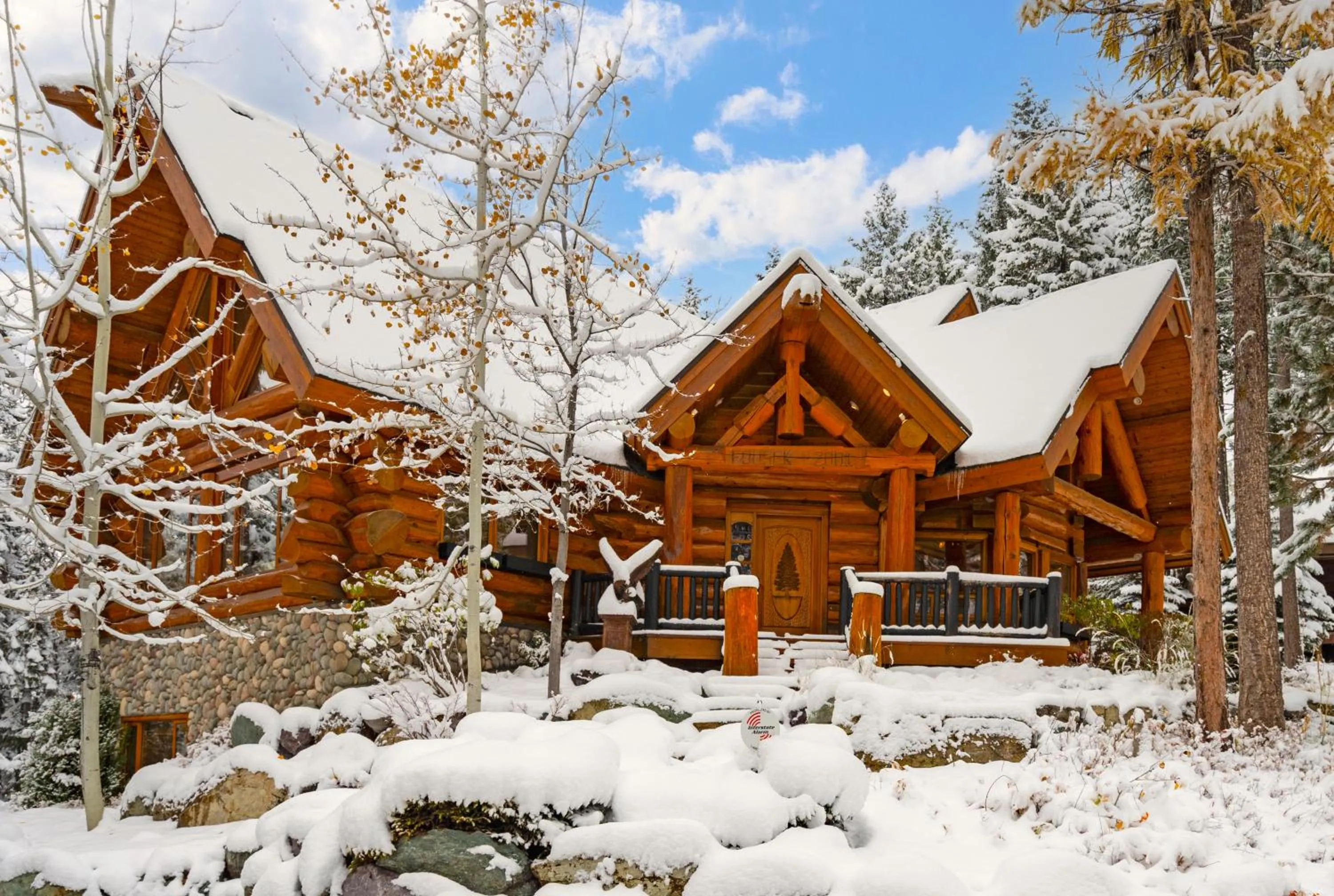 The Grand Alpine Lodge