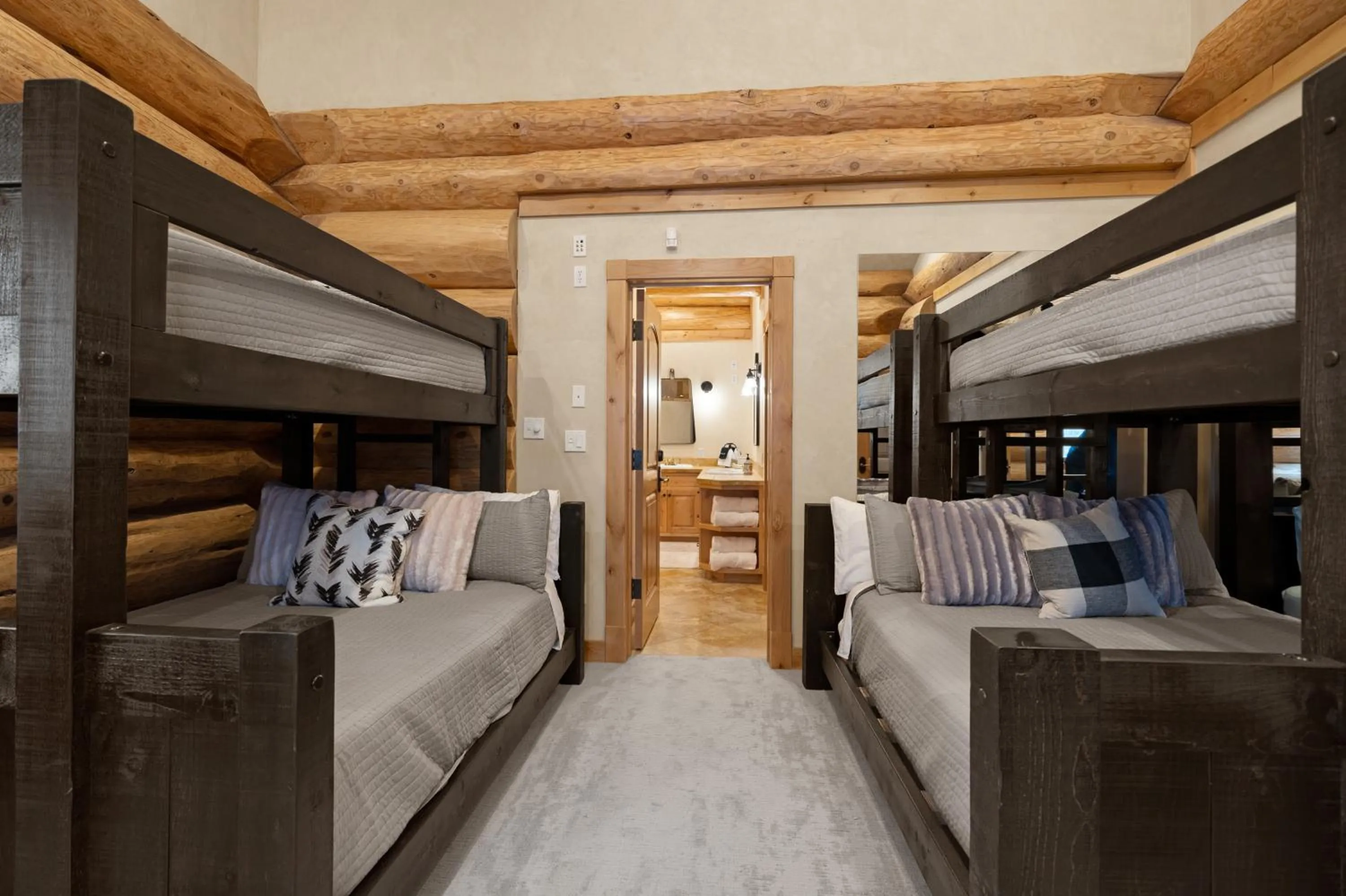 Bed in The Grand Alpine Lodge