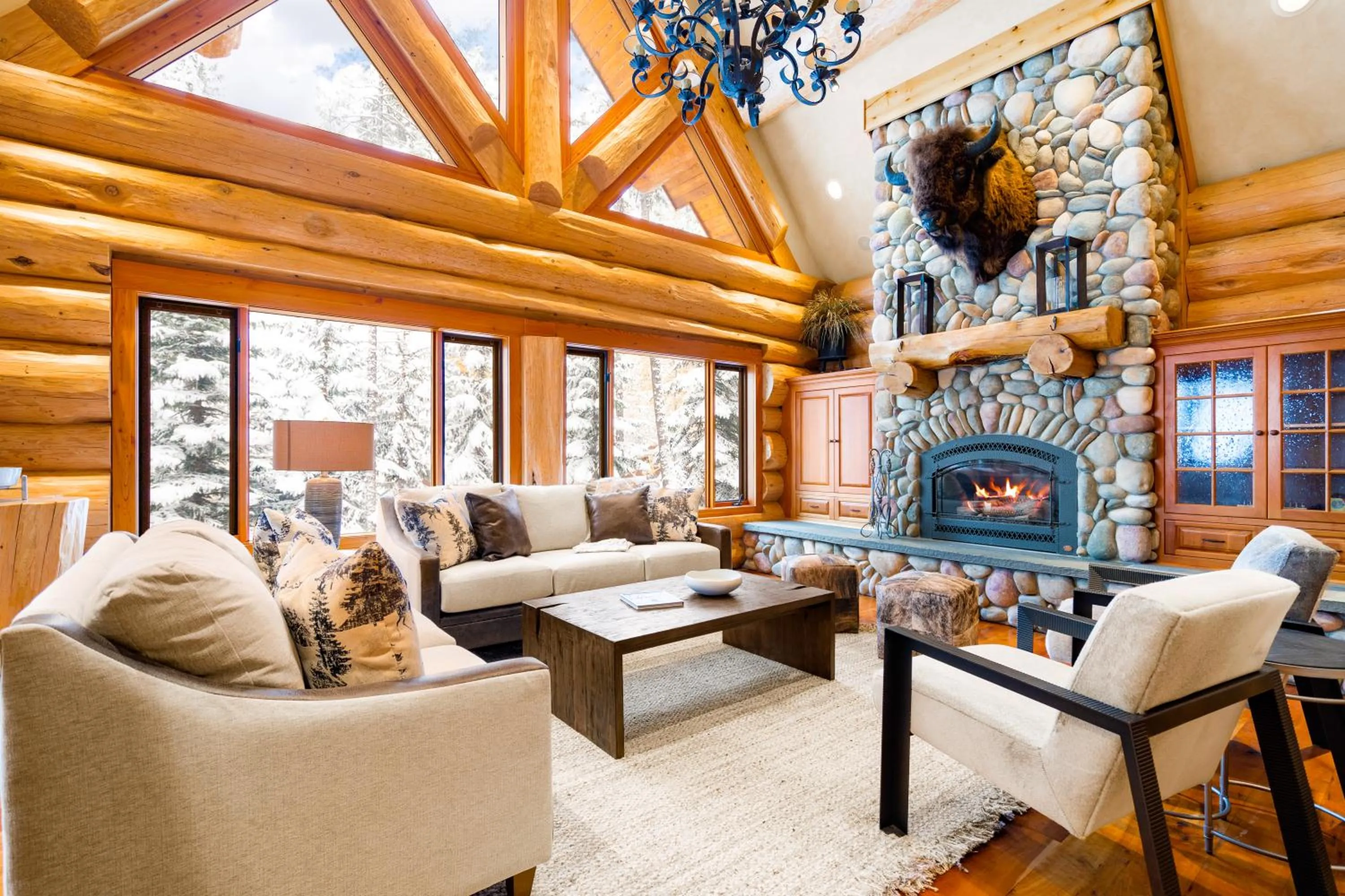 The Grand Alpine Lodge