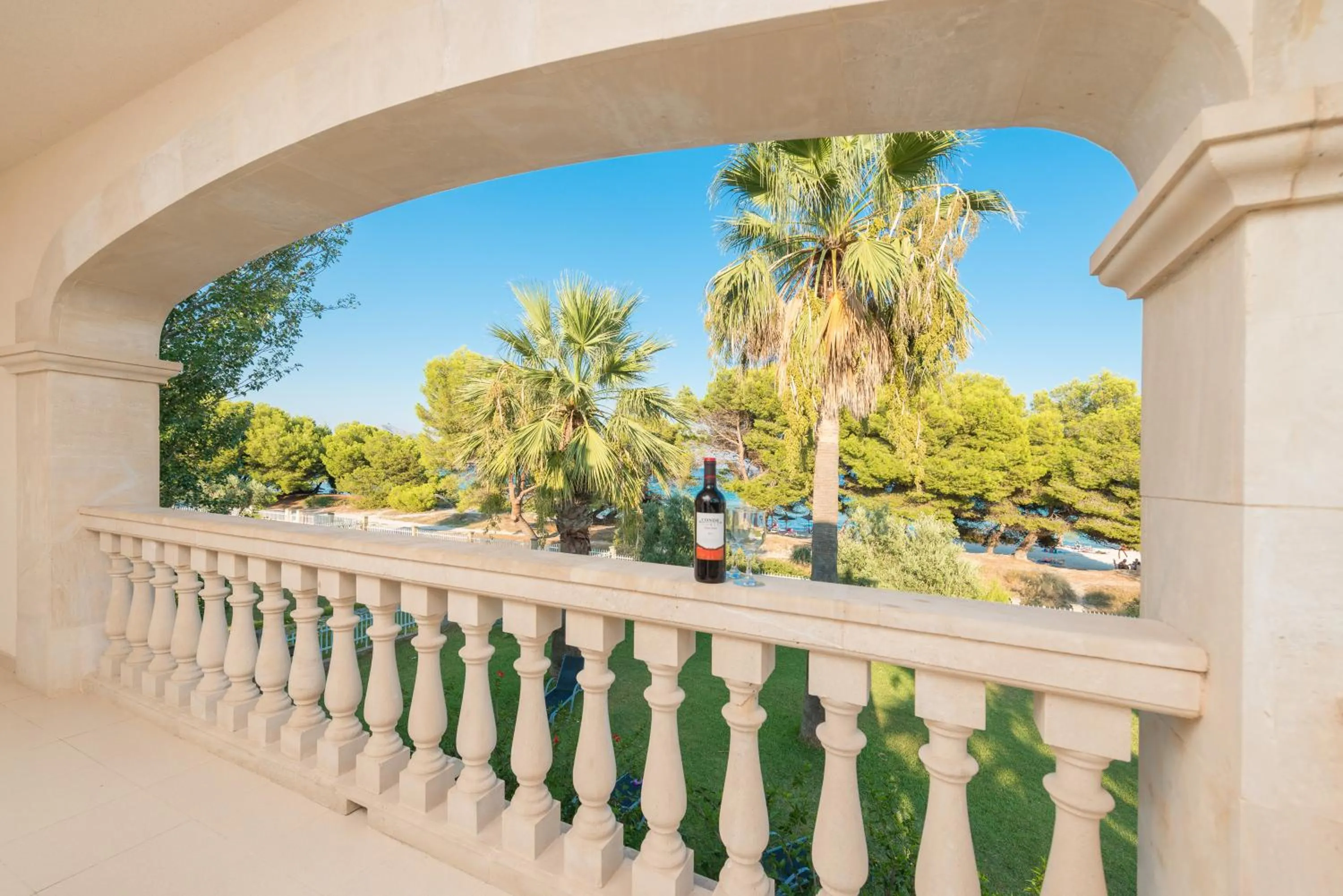 Garden in NEW! Sun of the *Beach*4 Holiday* home in Mallorca
