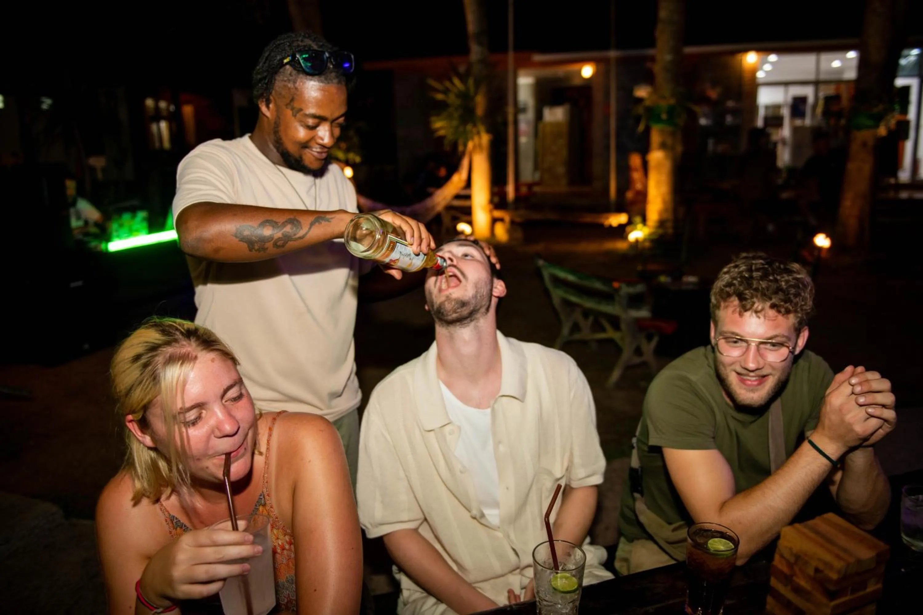 Lounge or bar in Mad Monkey Pai