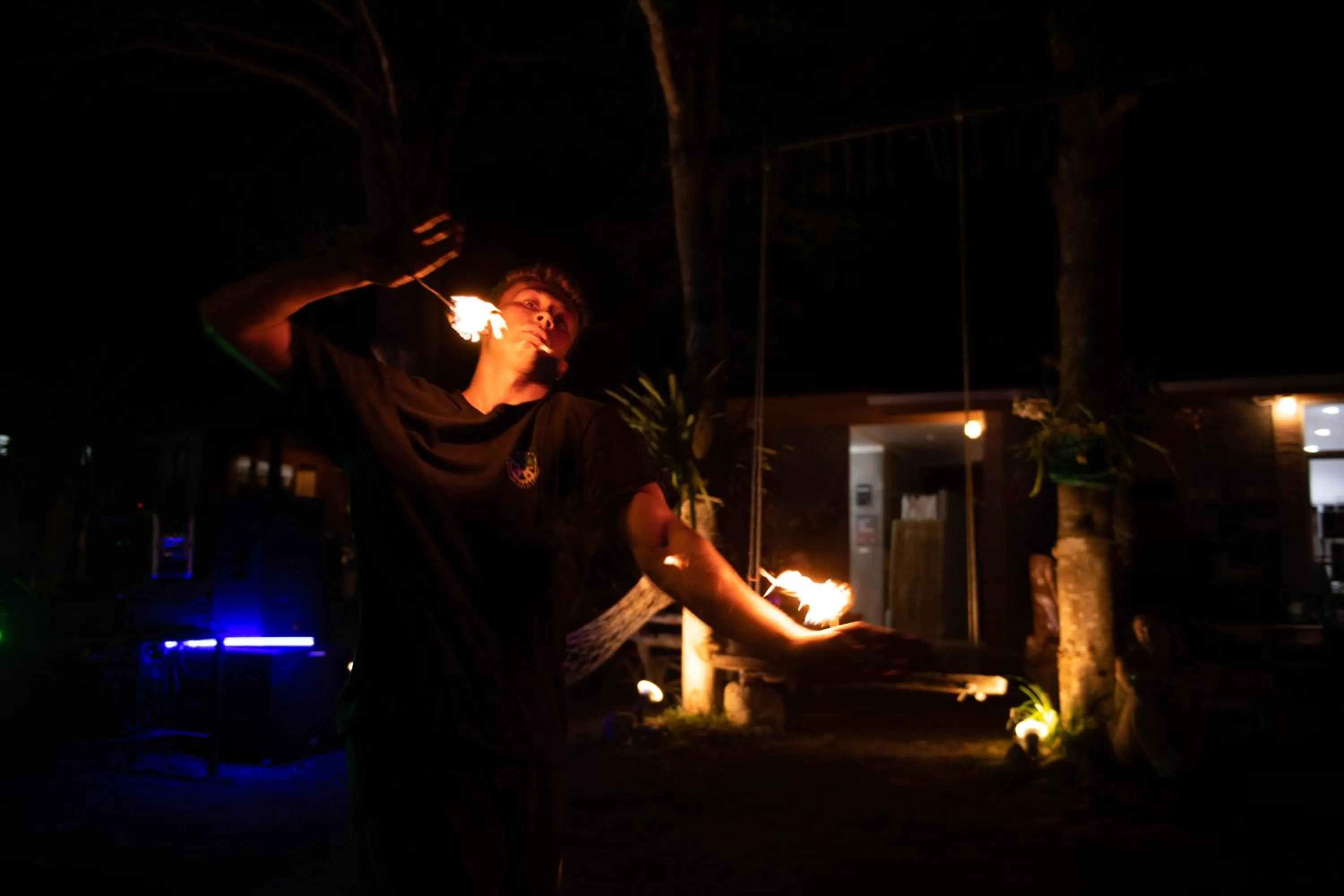 Evening entertainment in Mad Monkey Pai