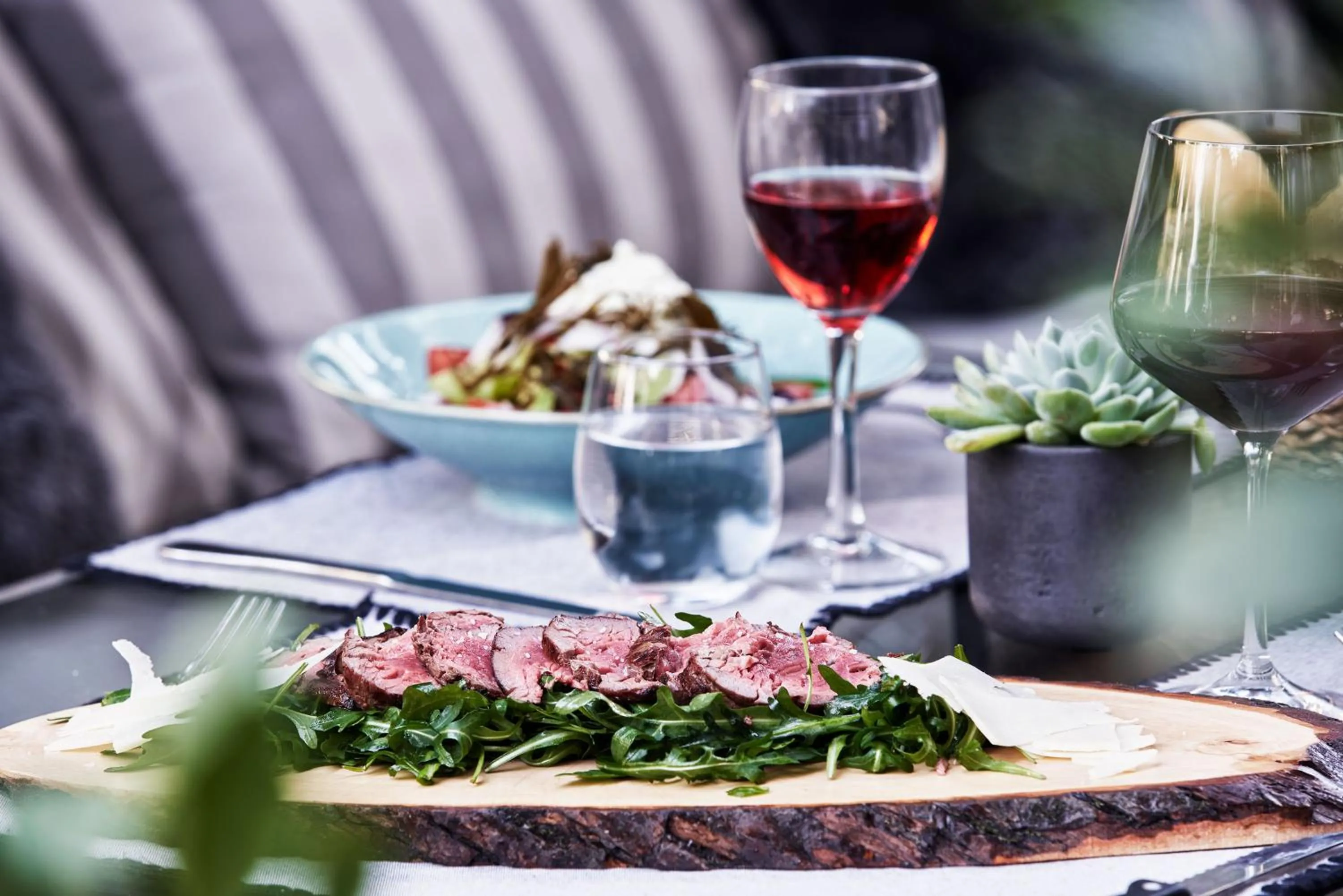 Food and drinks in Sea View Cityscape Hotel