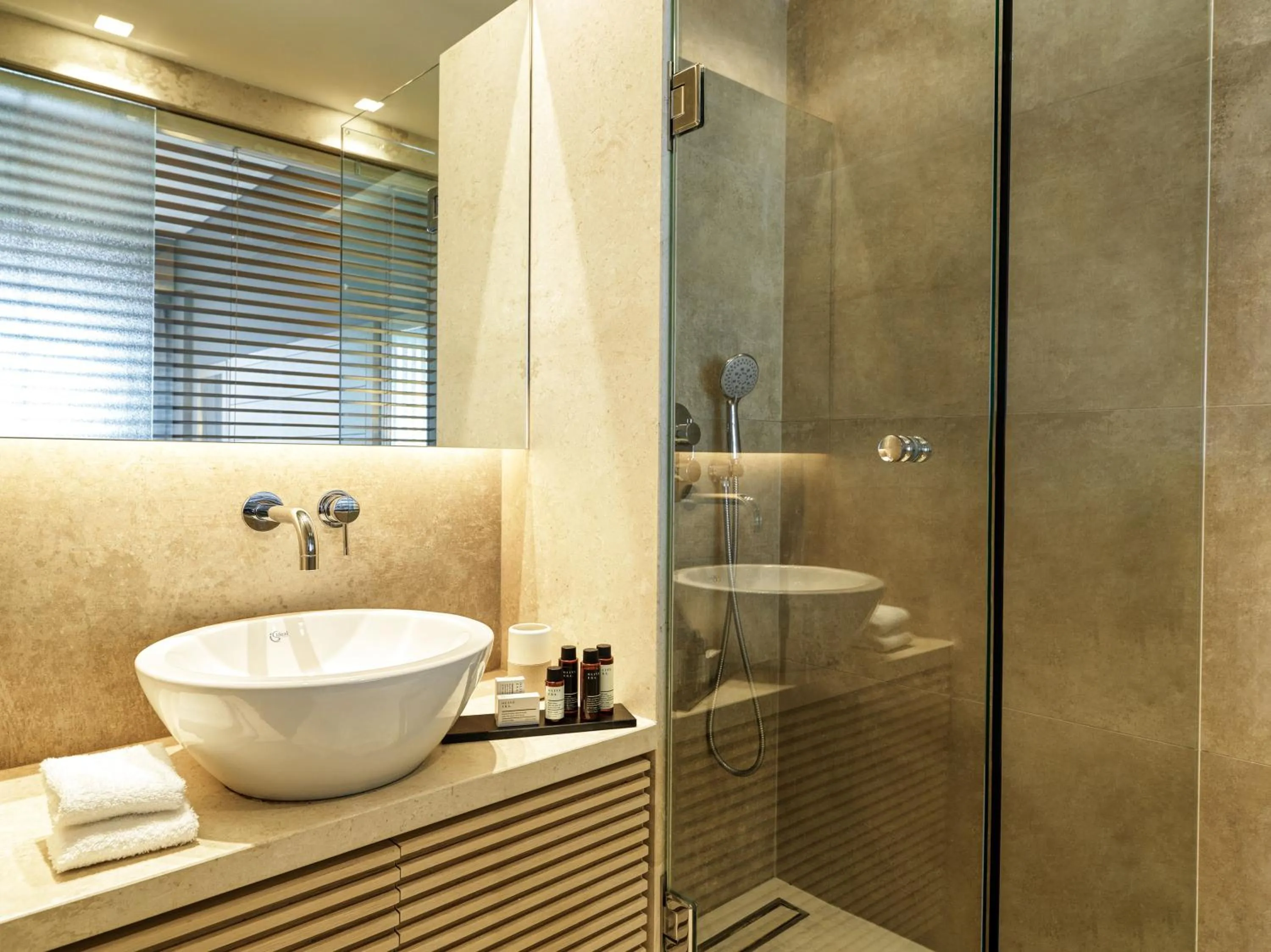 Bathroom in Sea View Cityscape Hotel