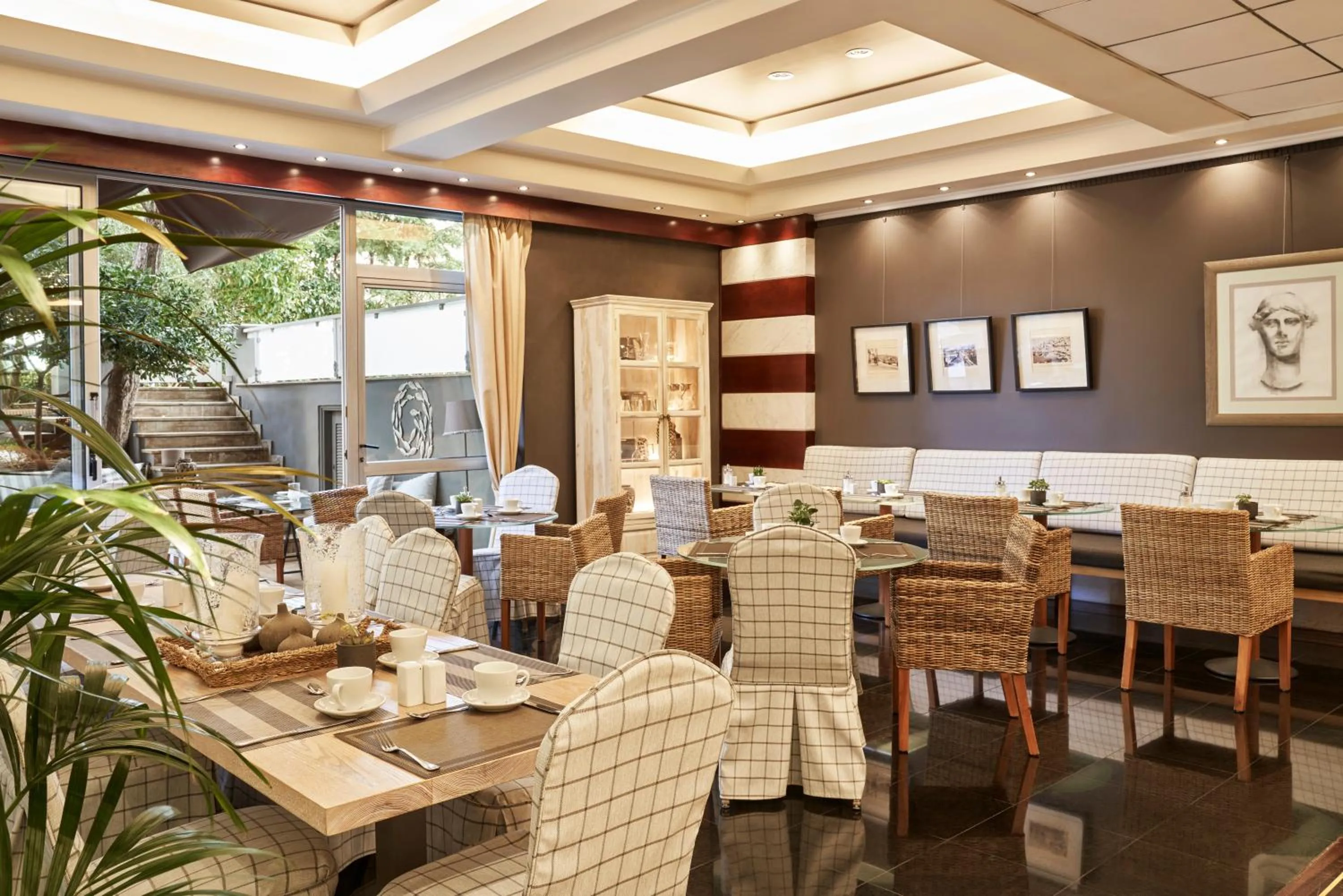 Restaurant/places to eat in Sea View Cityscape Hotel