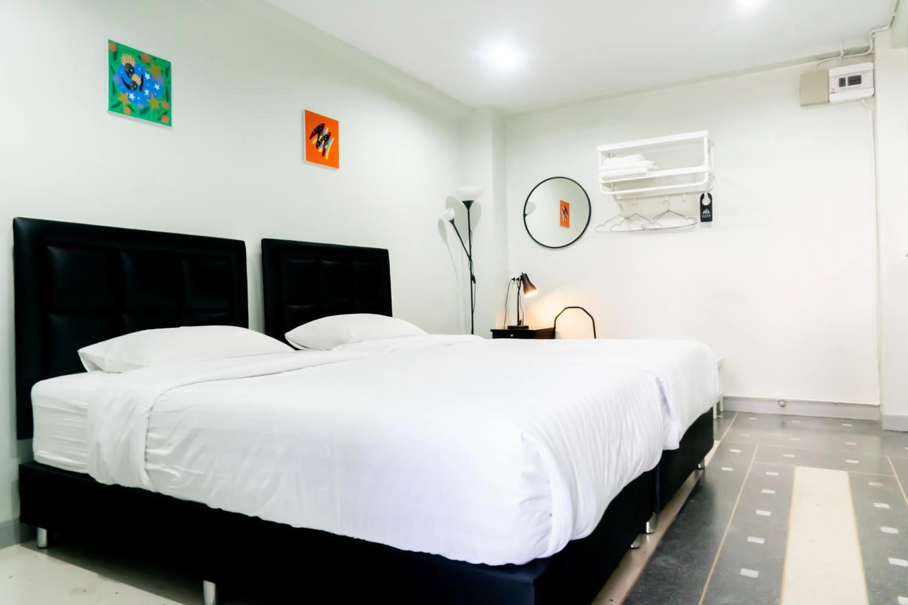 Photo of the whole room, Bed in Suksomboon Residence